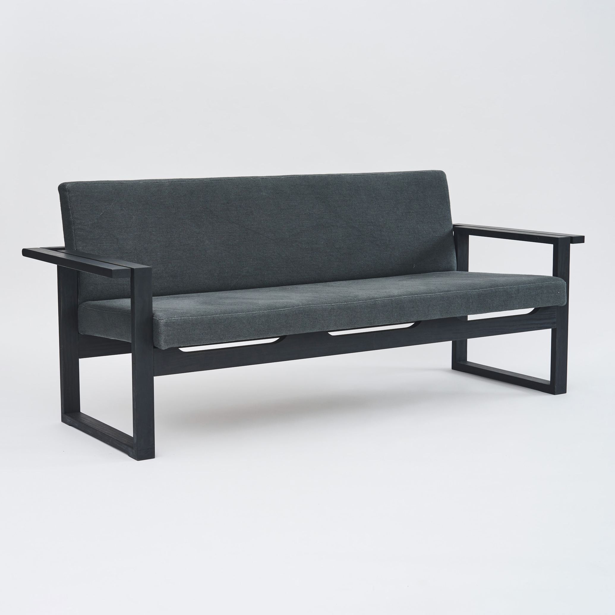Mostra il prodotto Inka 3 Seater del produttore FOLK