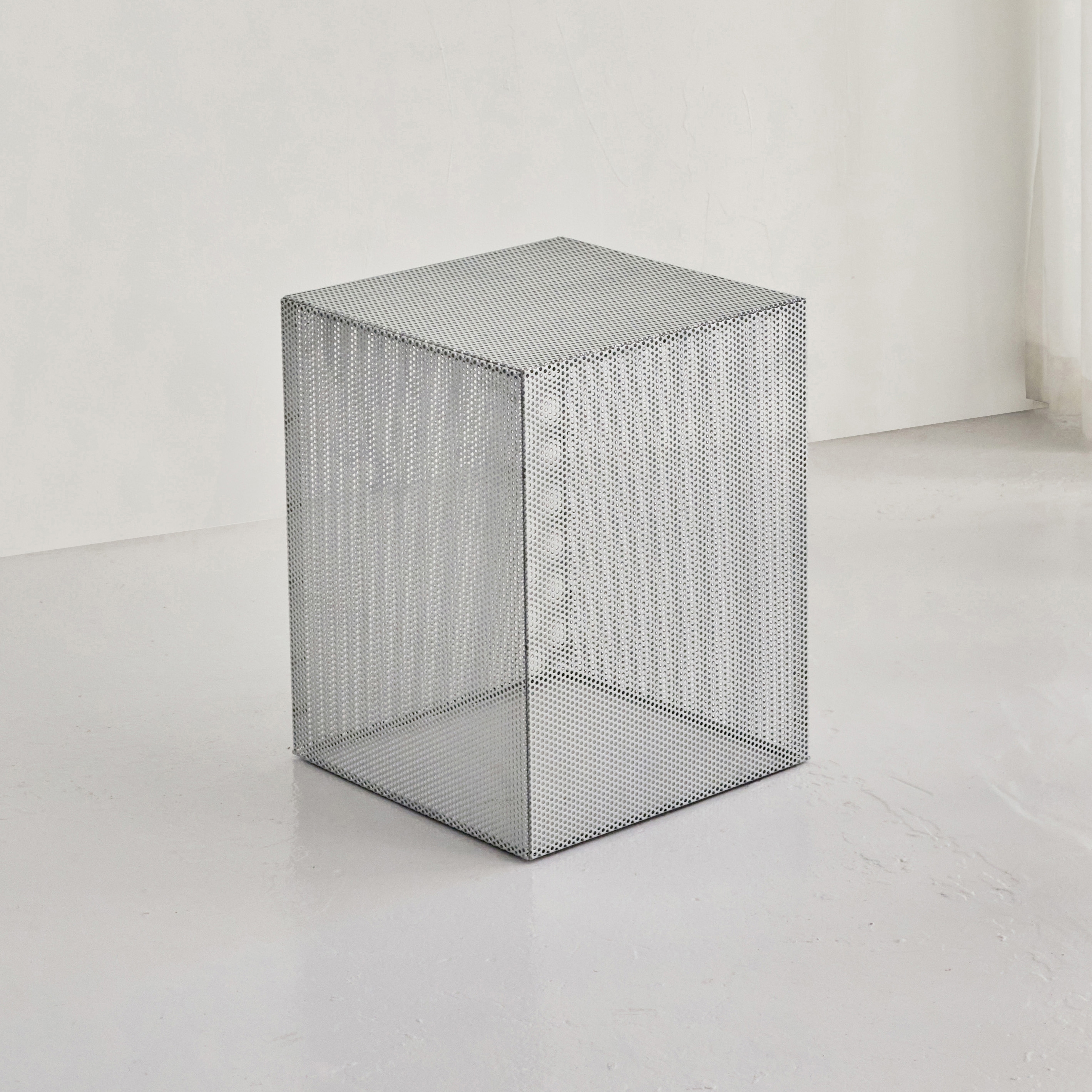 Venti Side Table