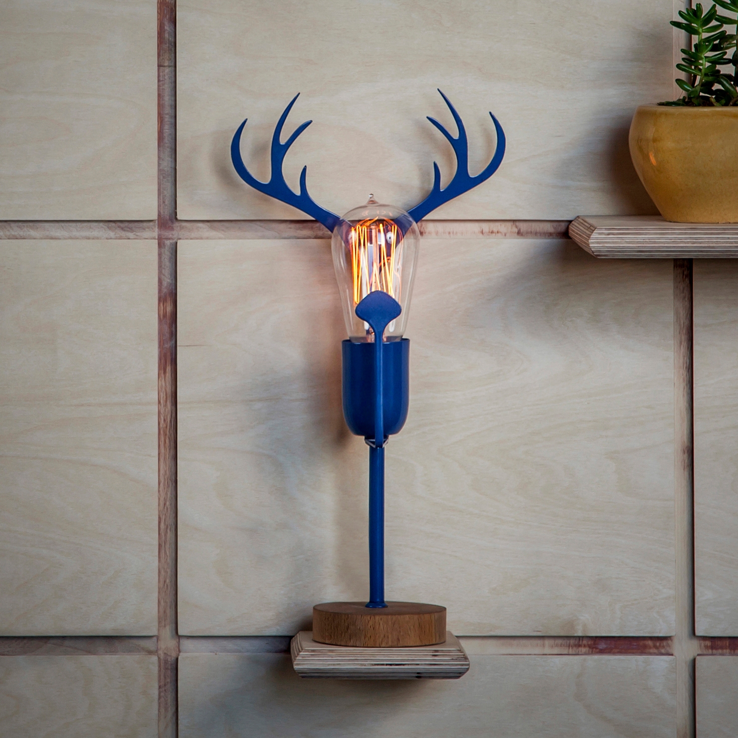 Mostrar el producto Edison's PlayGround  | Edison’s Deer del fabricante Studio Beam