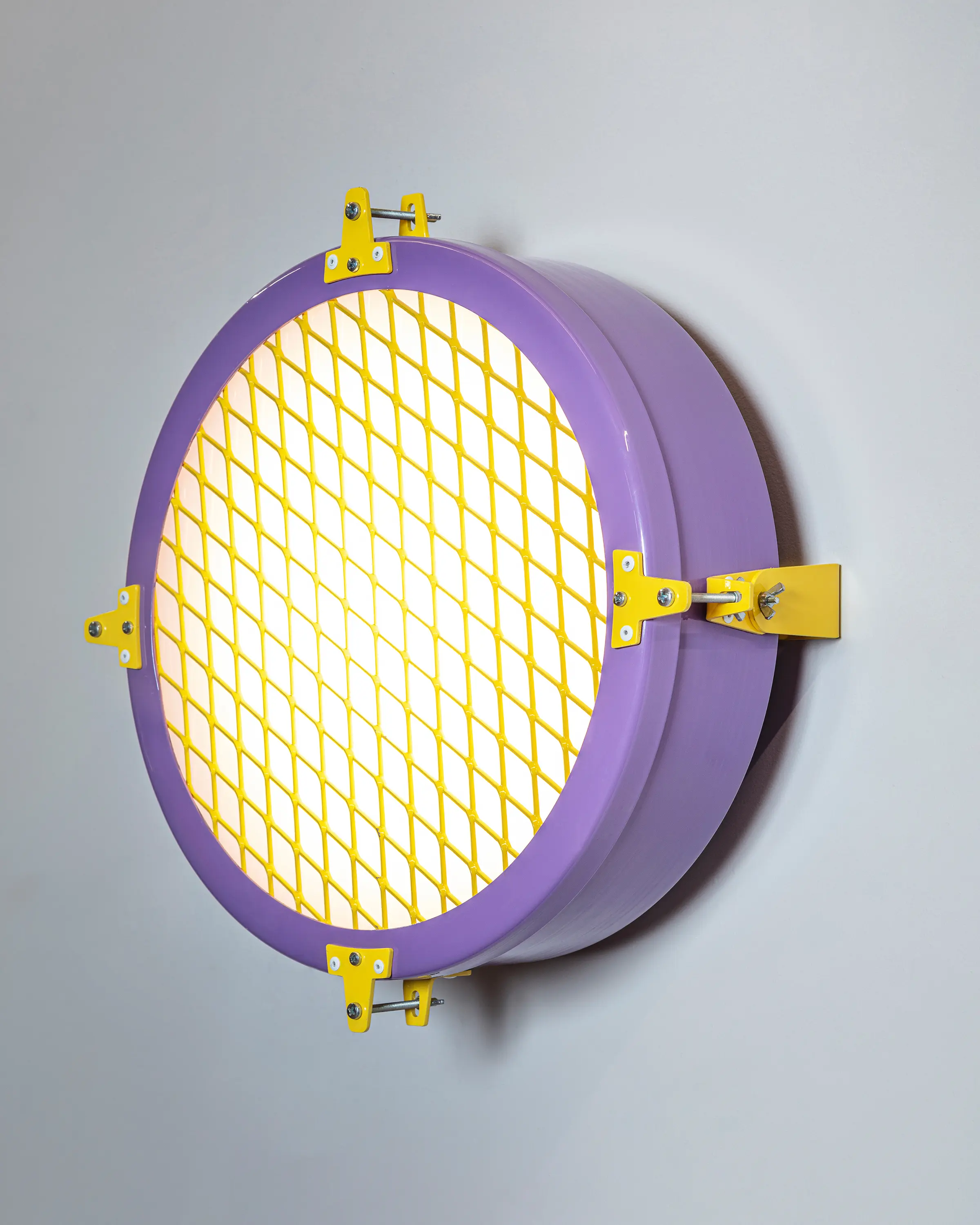 Studio Beam - Volti Round