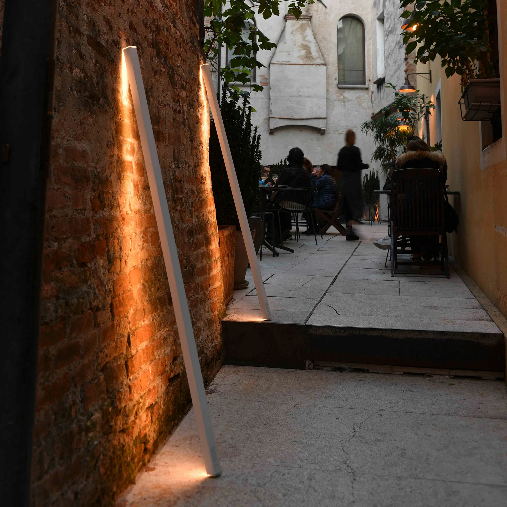 OUTDOOR LAMPS
