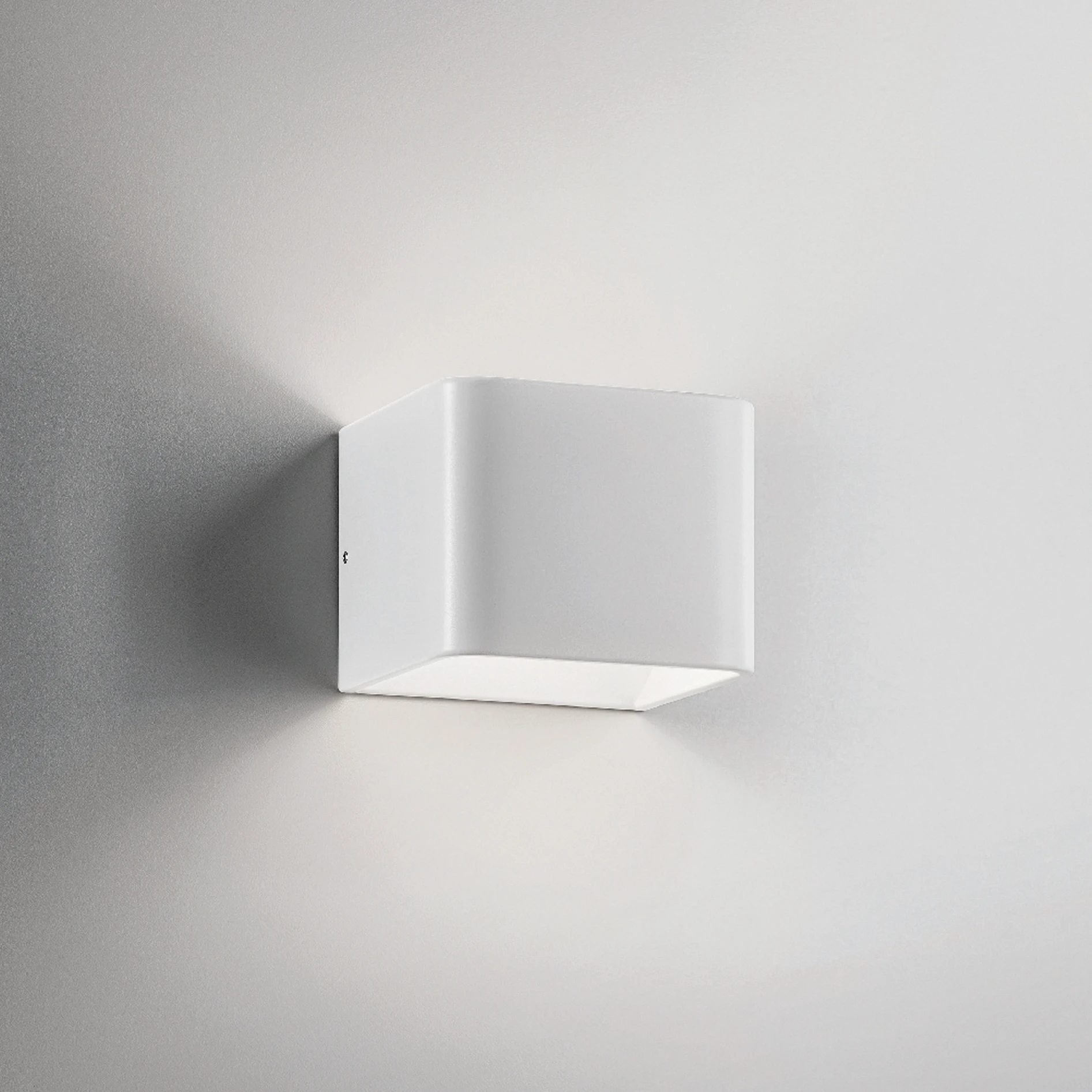 WALL LAMPS