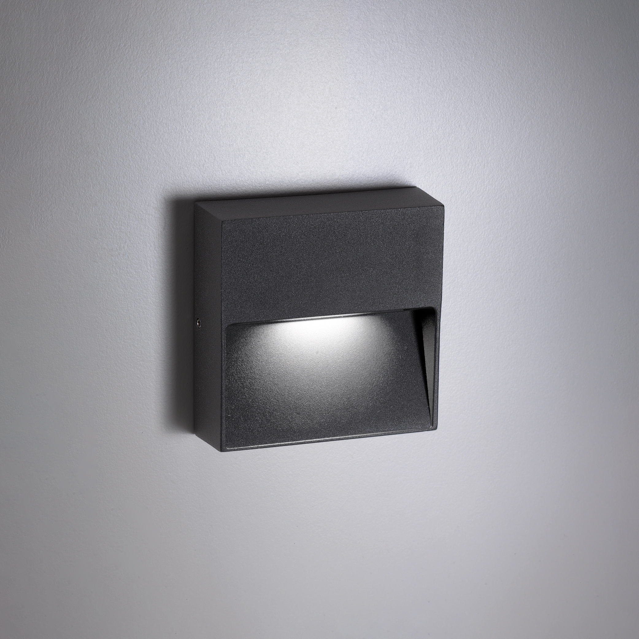 Bottom wall lamp