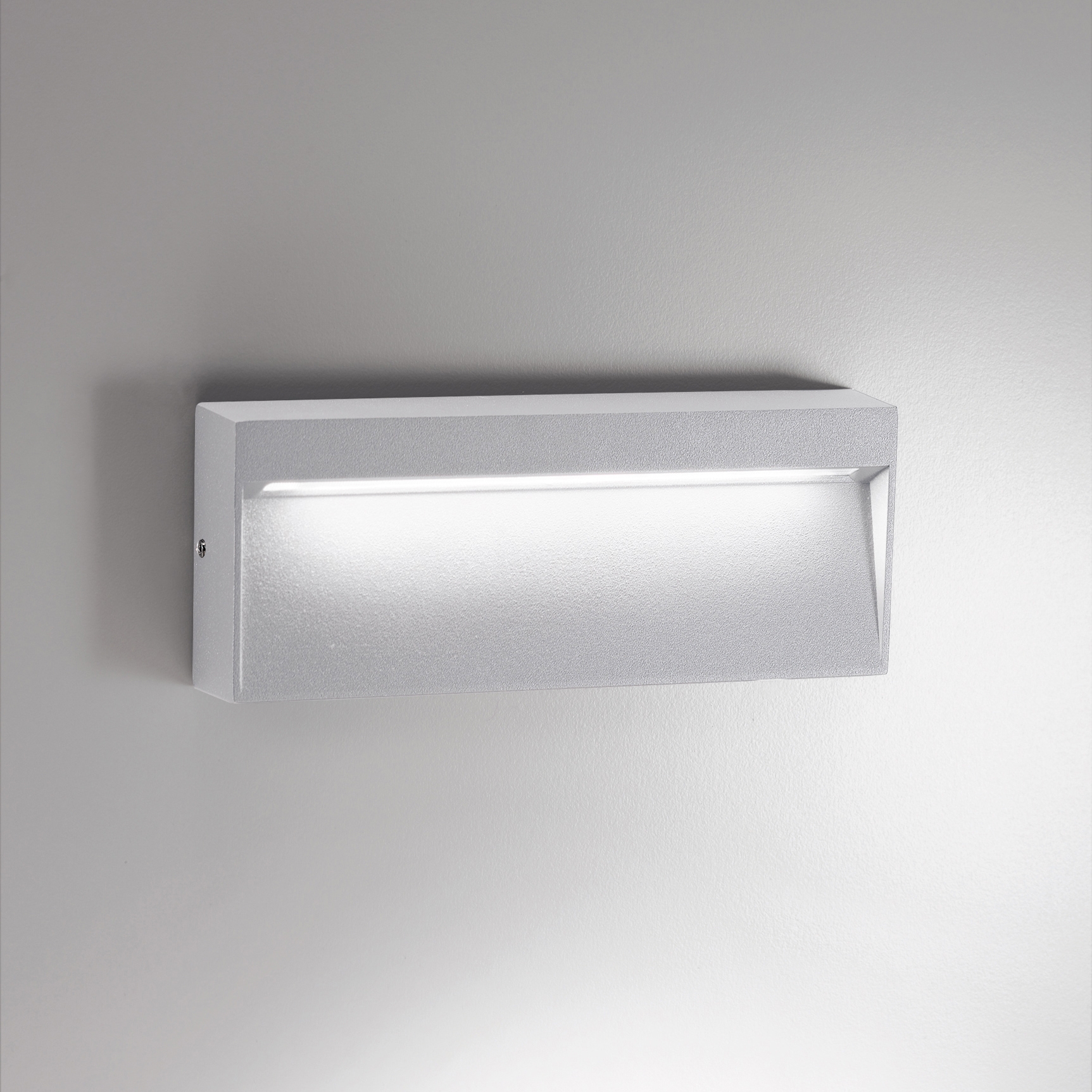 Bottom wall lamp