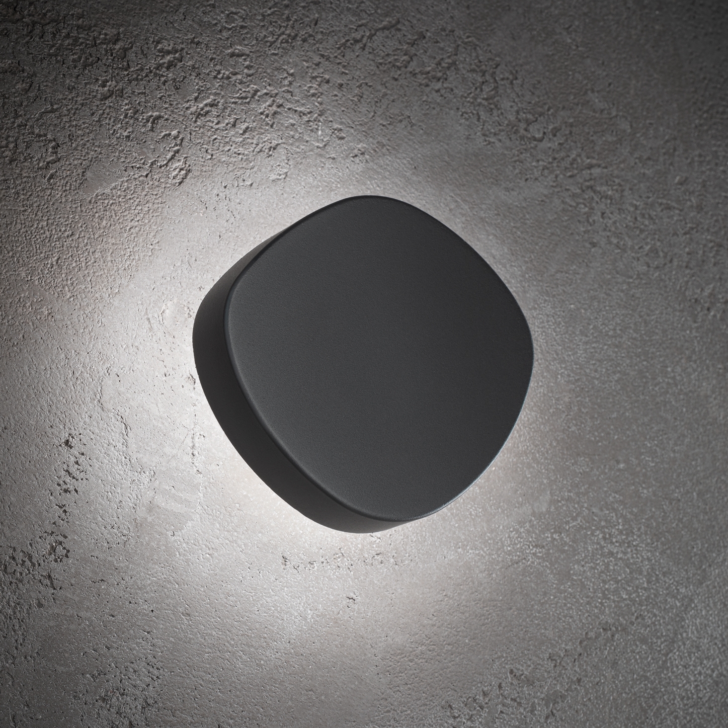 Display product Ciottolo wall lamp from manufacturer Zafferano