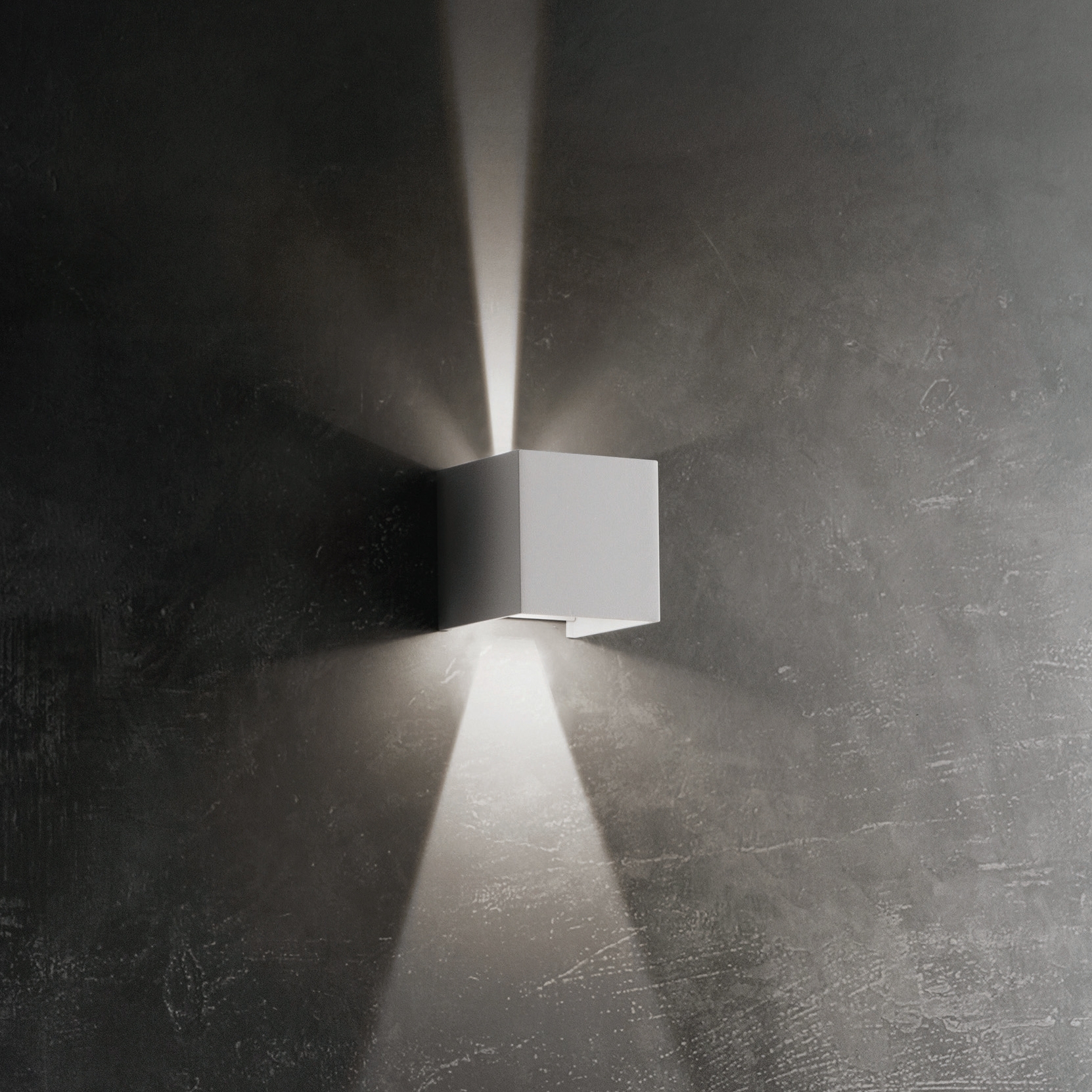 Display product Cubetto wall lamp from manufacturer Zafferano