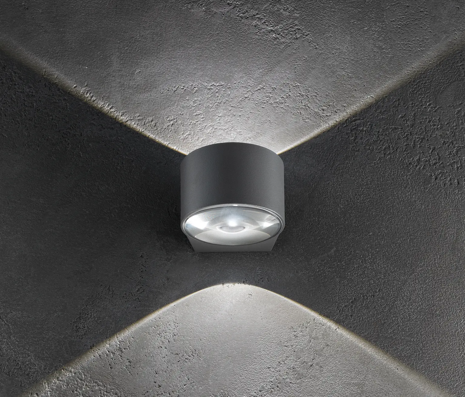 Zafferano - Lens wall lamp