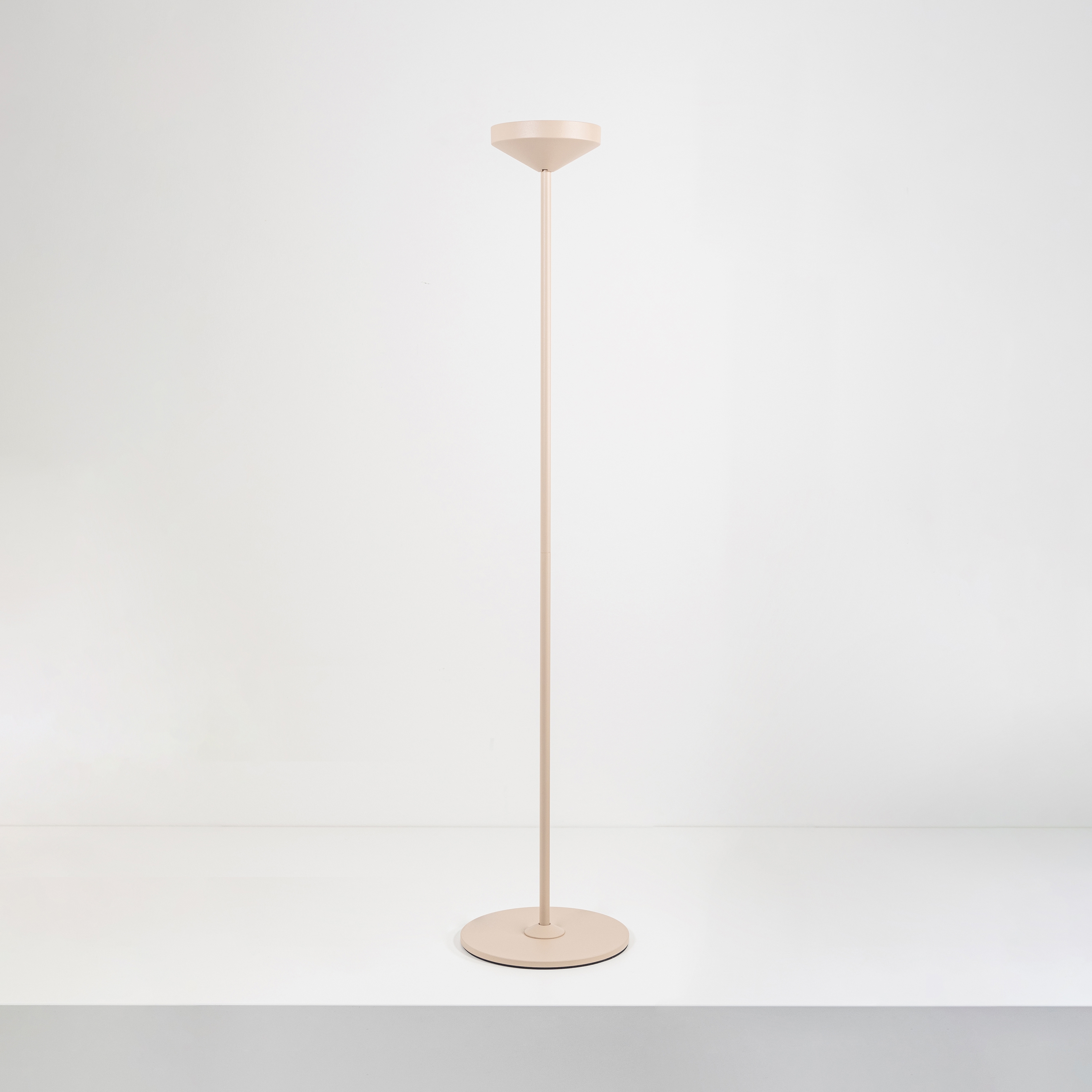 Mostrar el producto Pina floor stand lamp del fabricante Zafferano