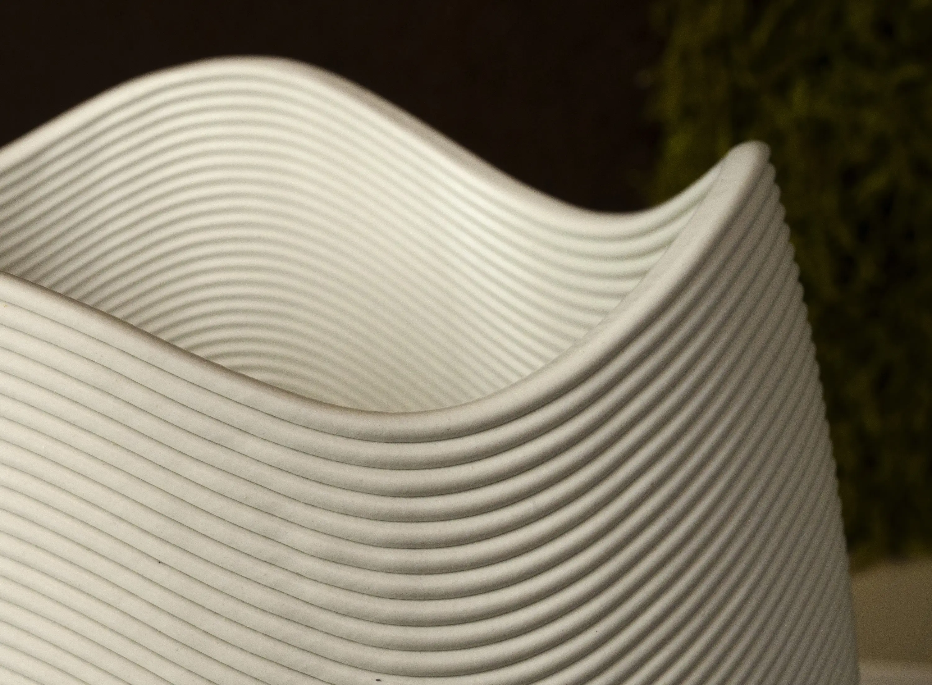 TRIBOO - NeverEnding Cool Egg Vase