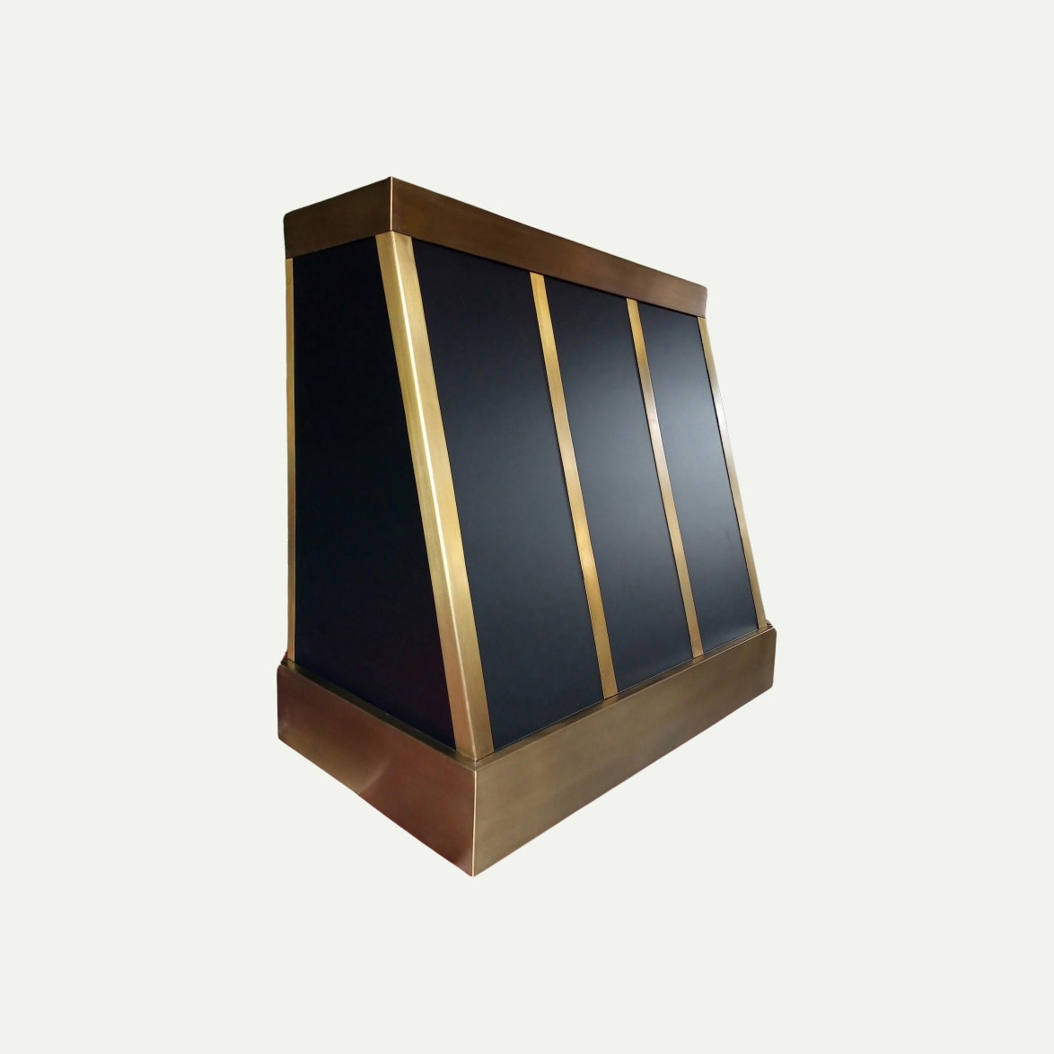 Produkt Black And Brass Range Hood - Helen des Herstellers AMORETTI BROTHERS anzeigen