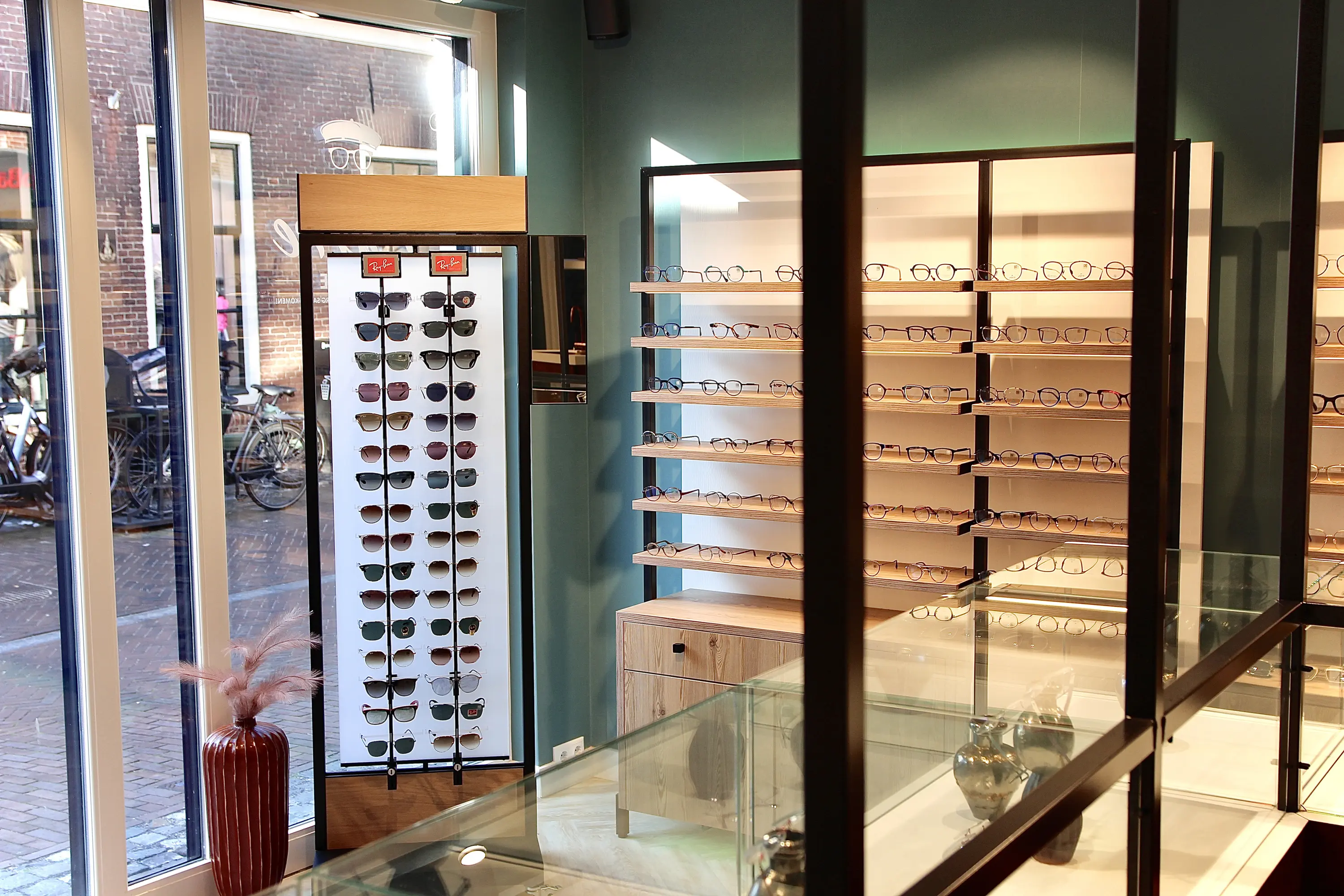 Top Vision - Basalt Eyewear Display 