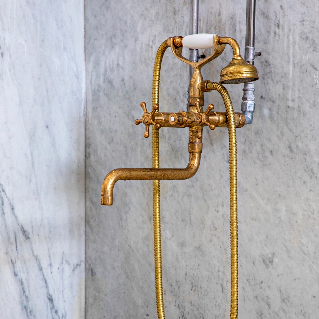 Showers and bathtubs