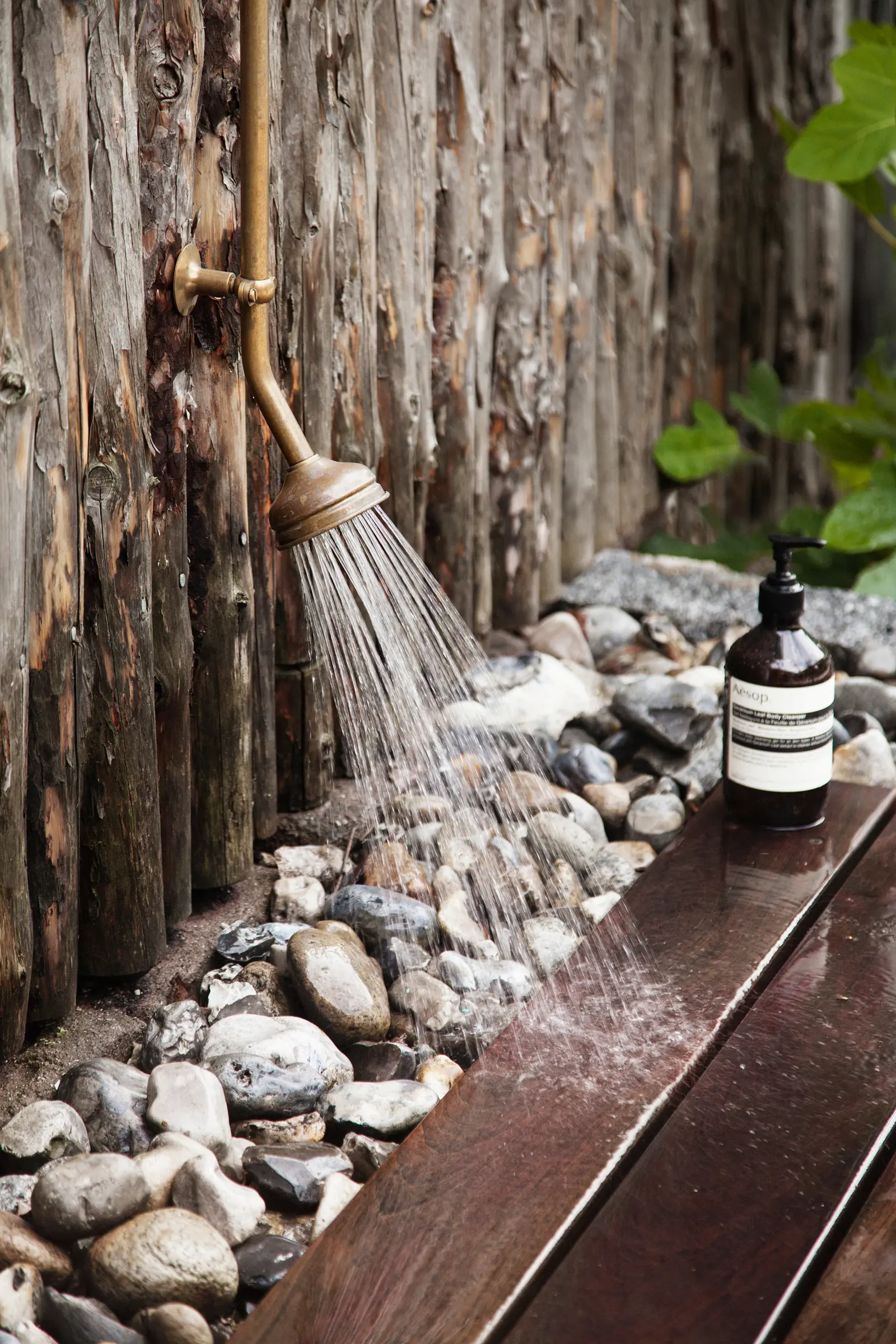 CHRISTIANSBORG WALL-MOUNTED OUTDOOR SHOWER WITH FOOT SHOWER