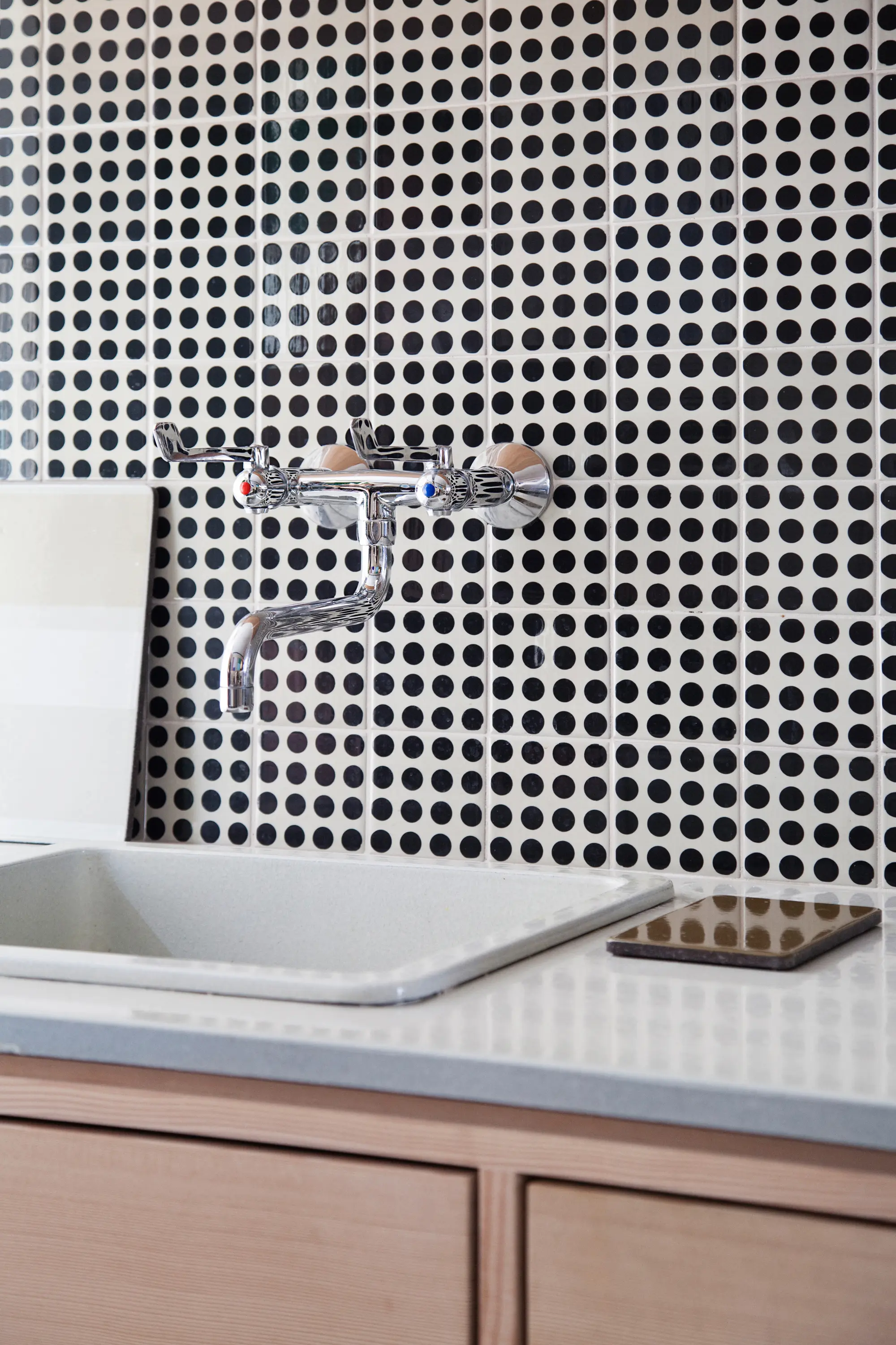 TONI Copenhagen - SP Elbow built-in faucet with swivel spout s200 mm