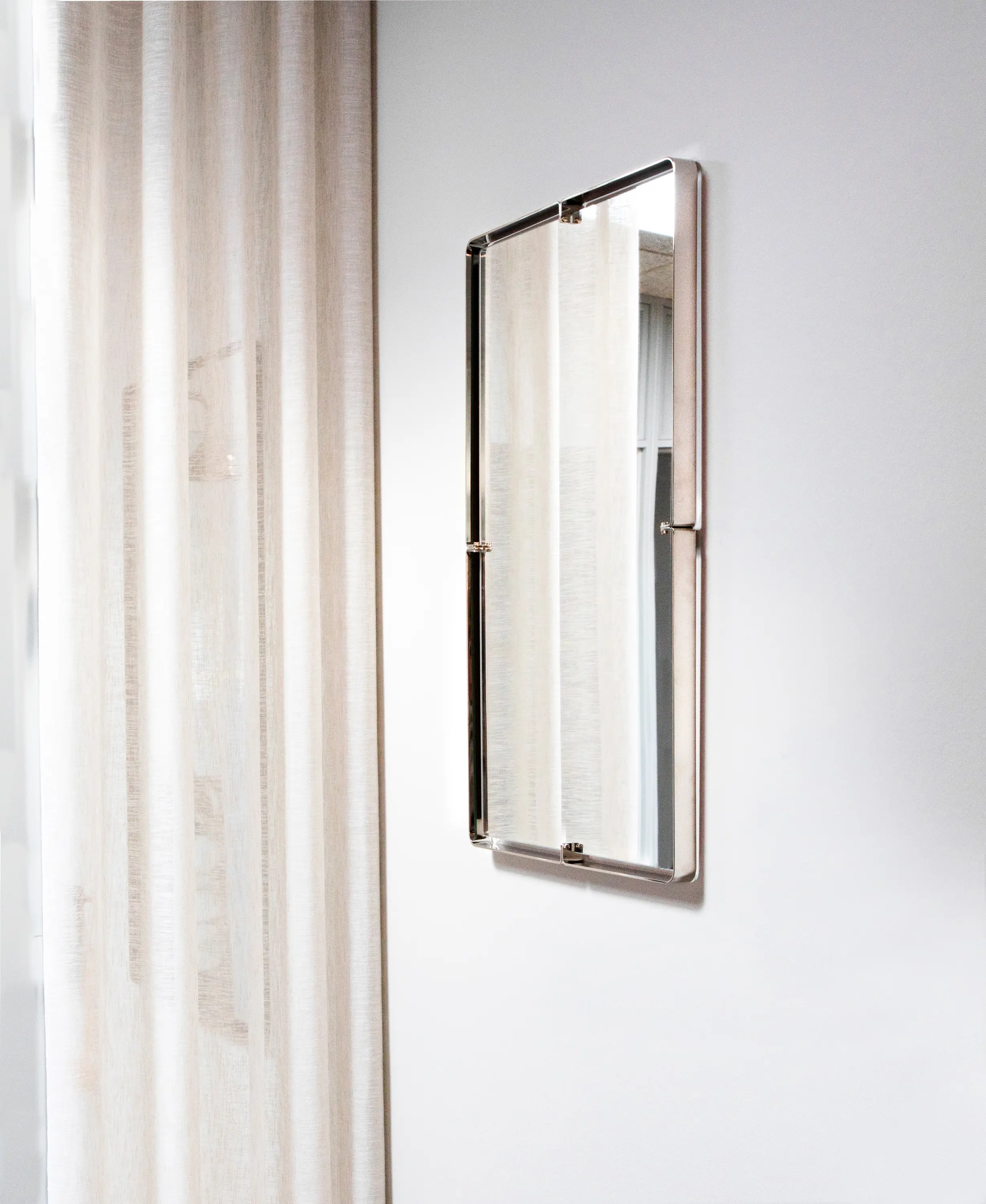 TONI Copenhagen - Rectangular mirror (large) crafted in solid brass