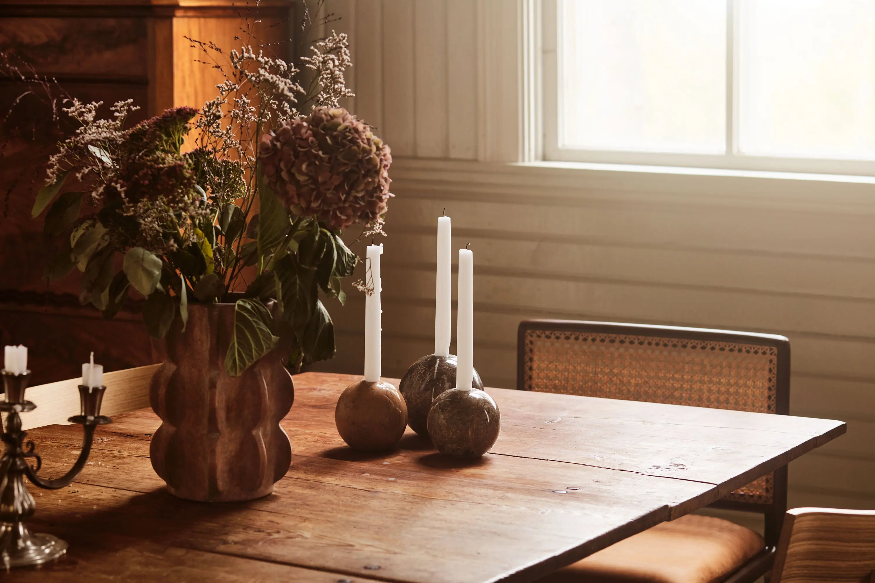 Dusty deco - Sphere Round Sofa Table Emperador | Ø 120 cm