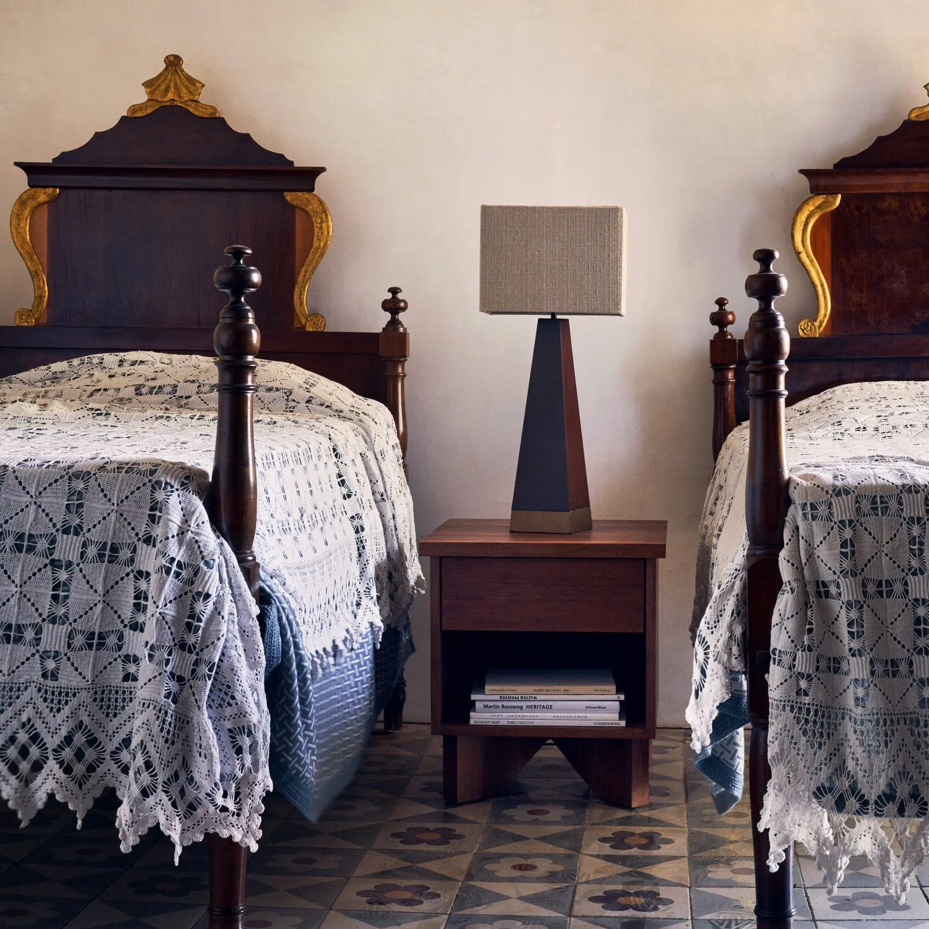 Dusty deco - V Day Bed Boucle