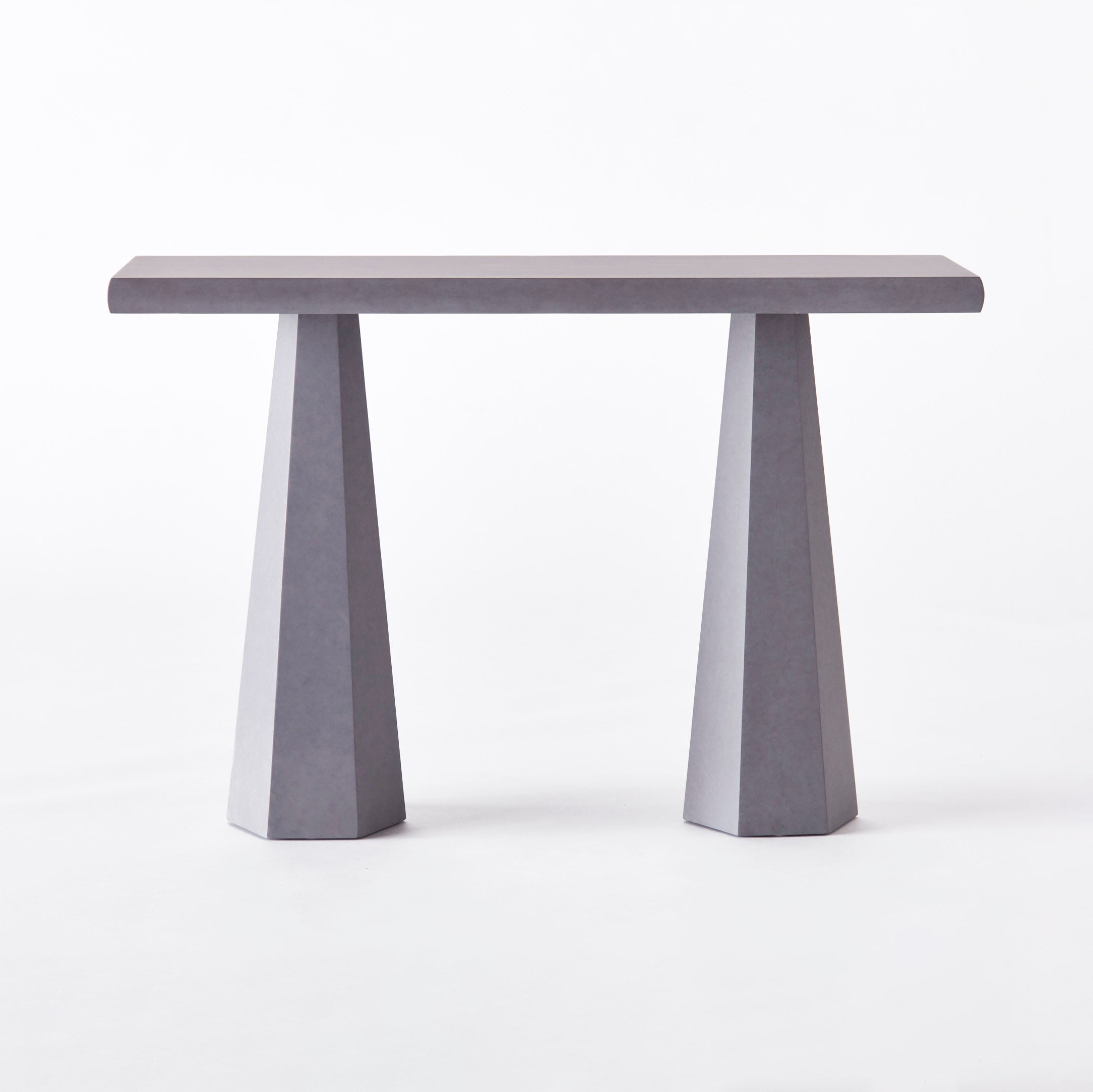 Produkt Hexagon Console Table Grey des Herstellers Dusty deco anzeigen