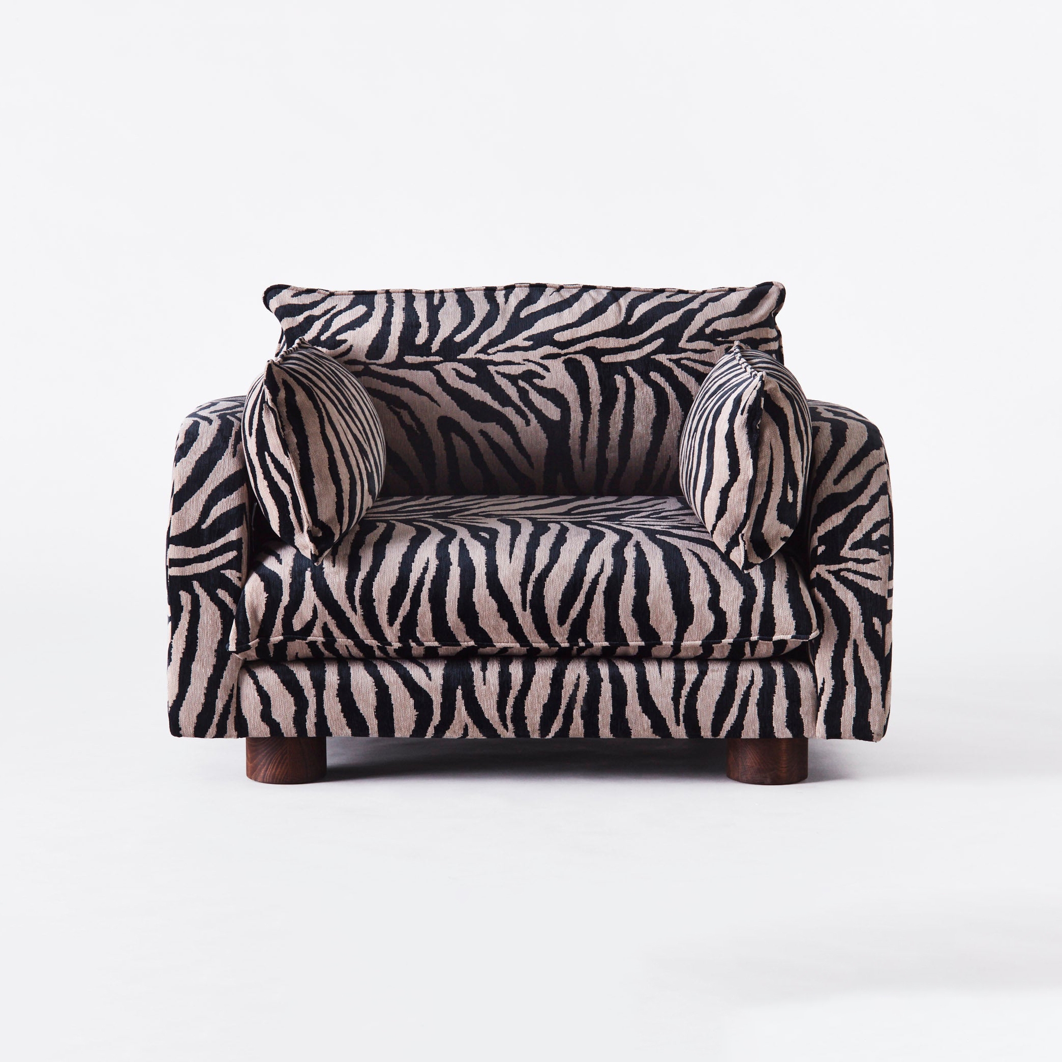 Display product Miles Love Seat Zebra from manufacturer Dusty deco