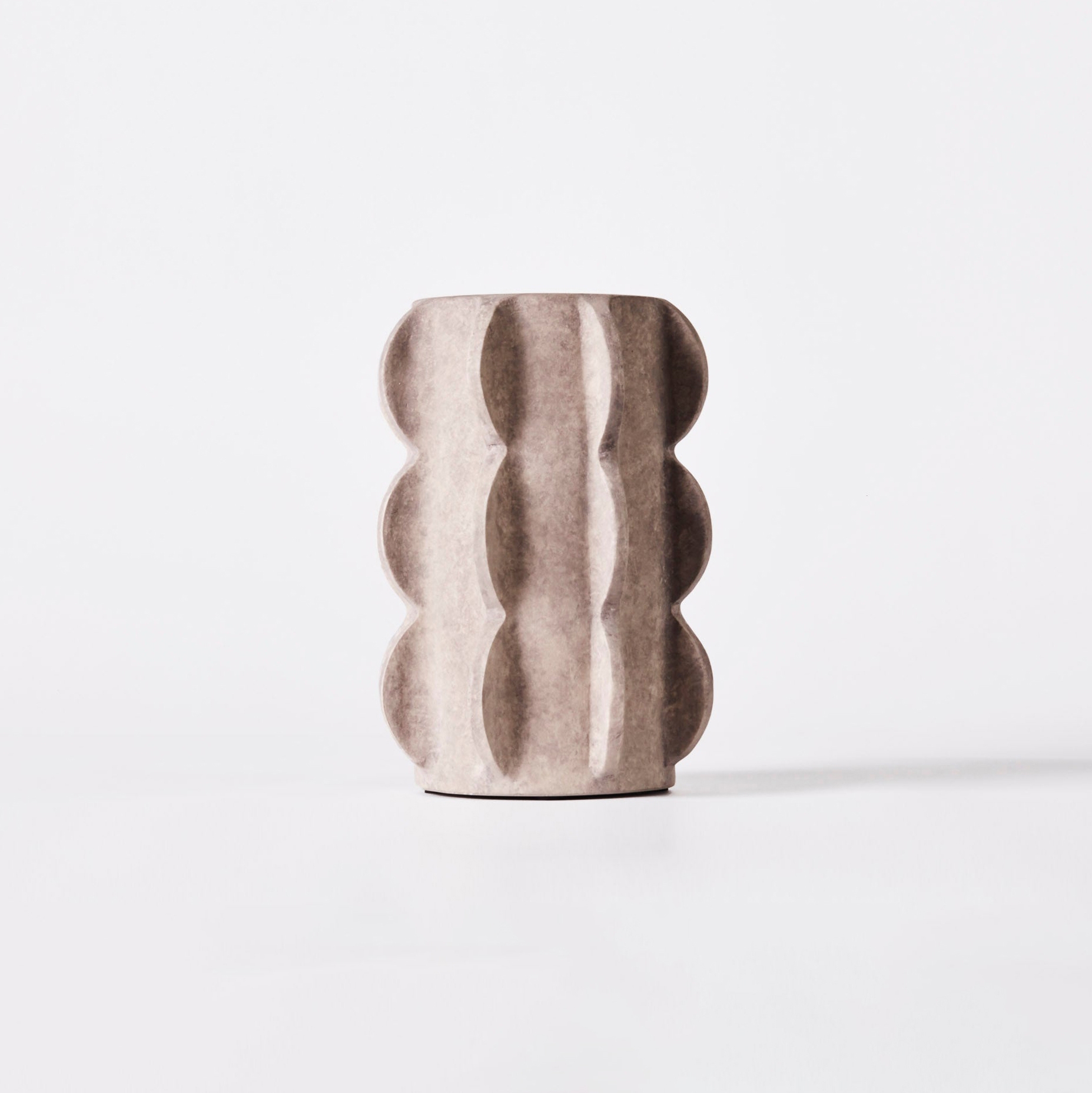Mostra il prodotto Arcissimo Vase Grey Medium del produttore Dusty deco