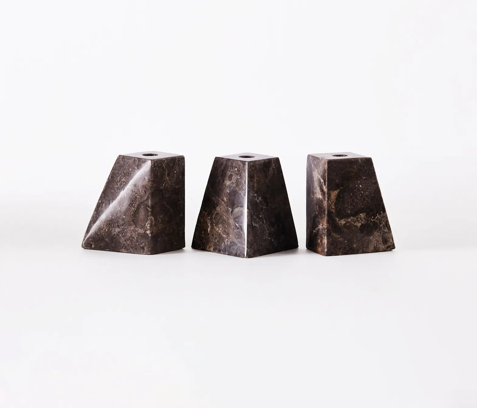 Dusty deco - Pyramid Candle Holders Grey
