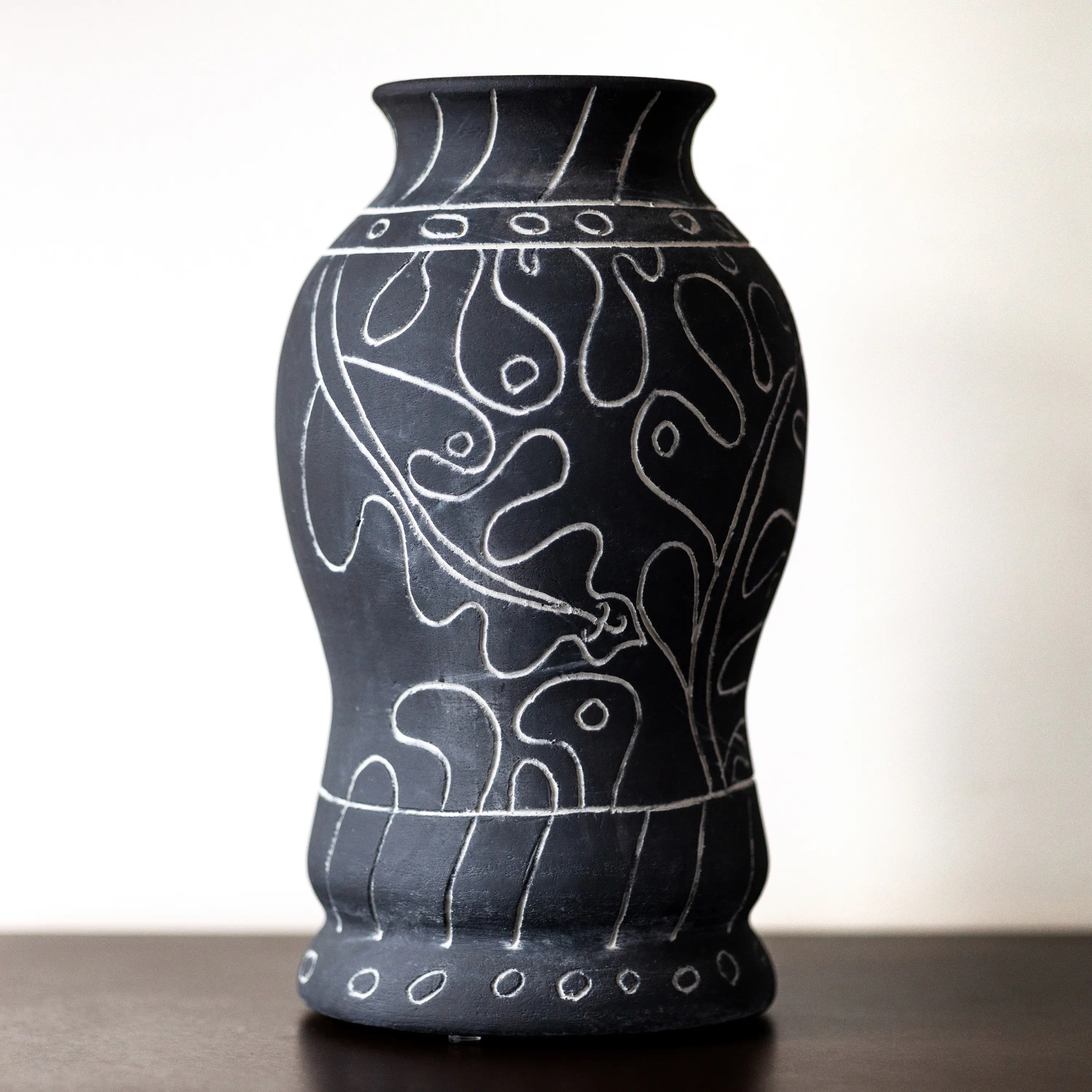 Dusty deco - Frida Vase Tall Black