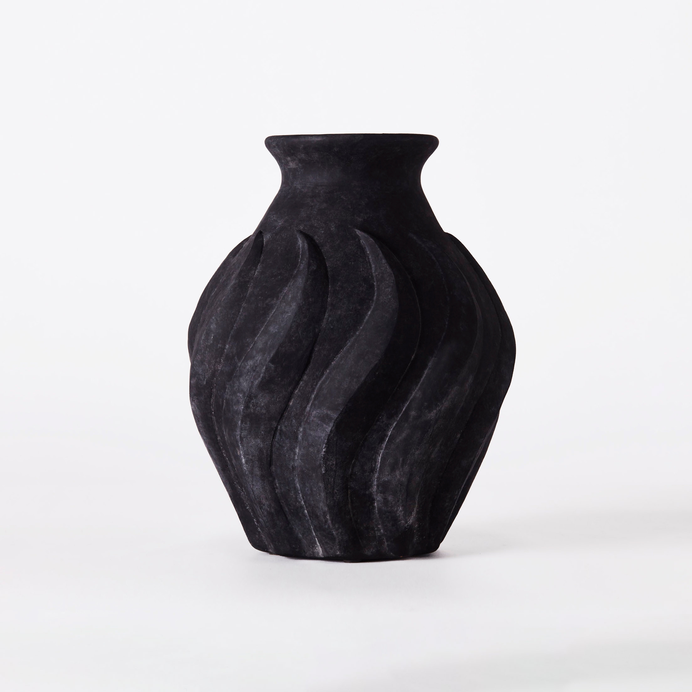 Mostra il prodotto Swirl Vase Large Black del produttore Dusty deco