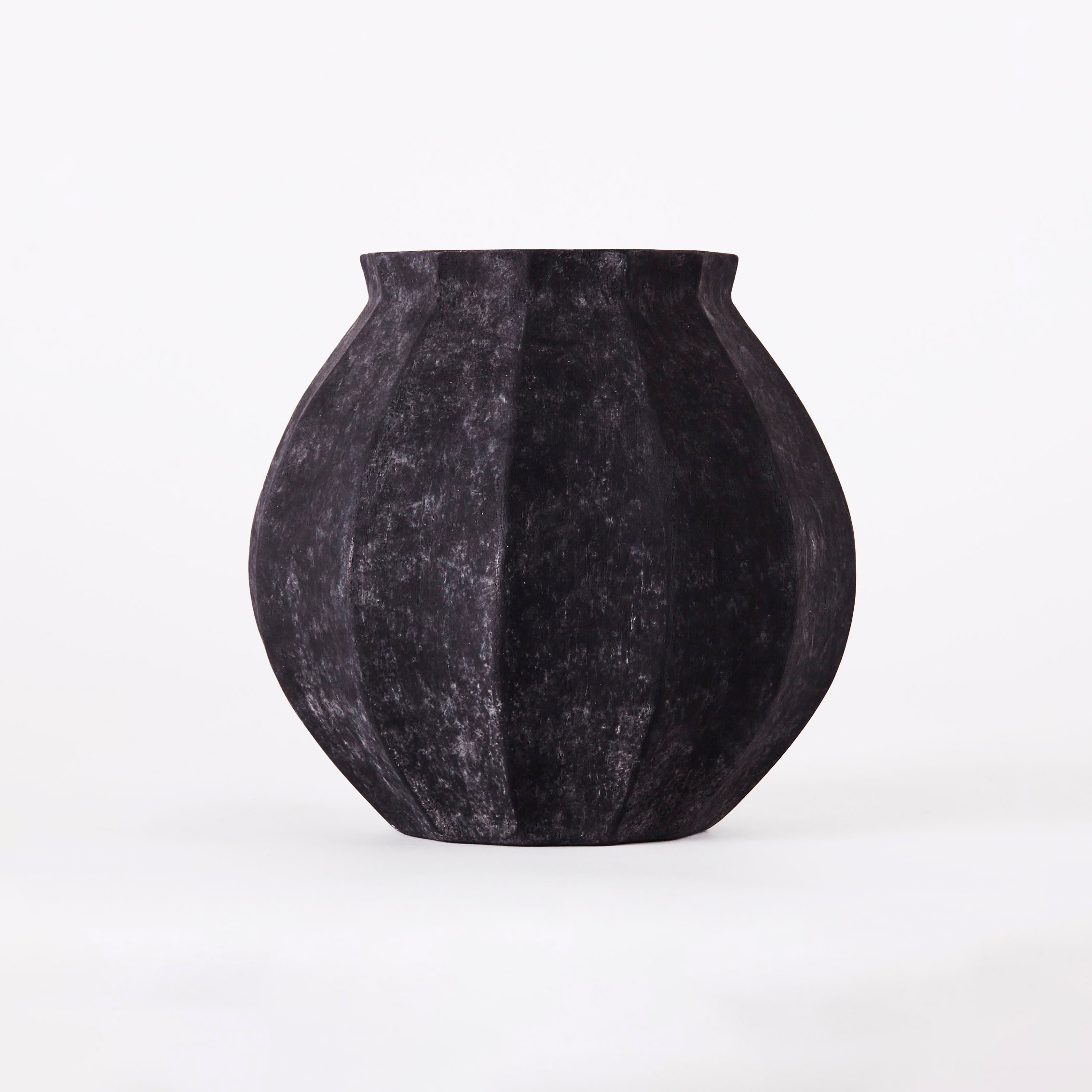 Mostra il prodotto Wedges Vase Black del produttore Dusty deco