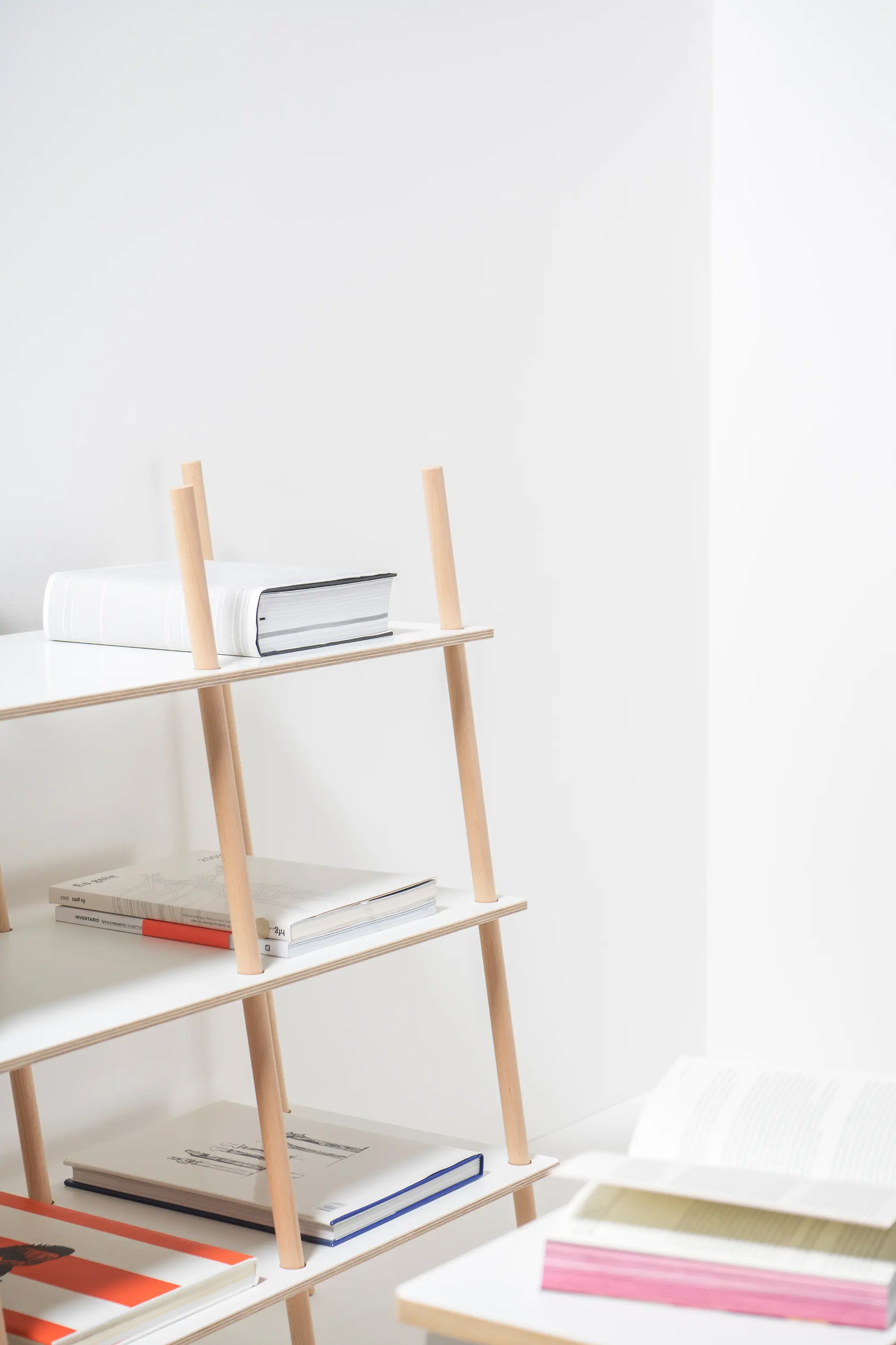 Nils Holger Moormann - Es