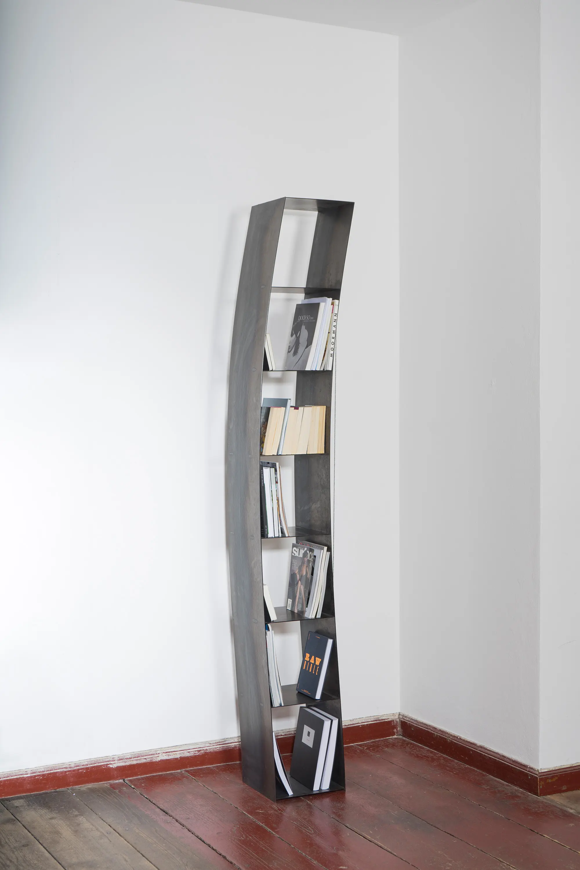 Nils Holger Moormann - Gespanntes Regal