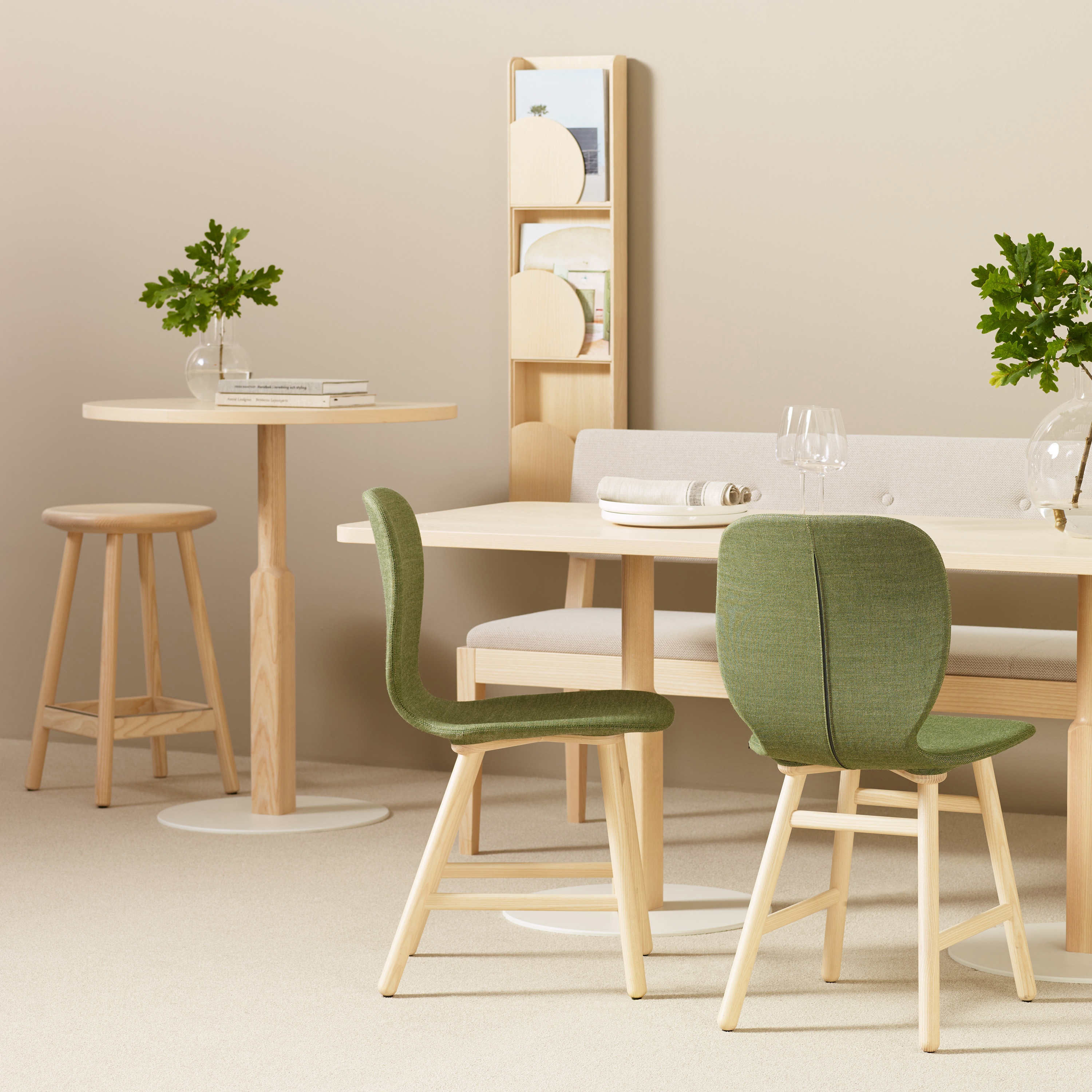 COMPLEMENTARY FURNITURE