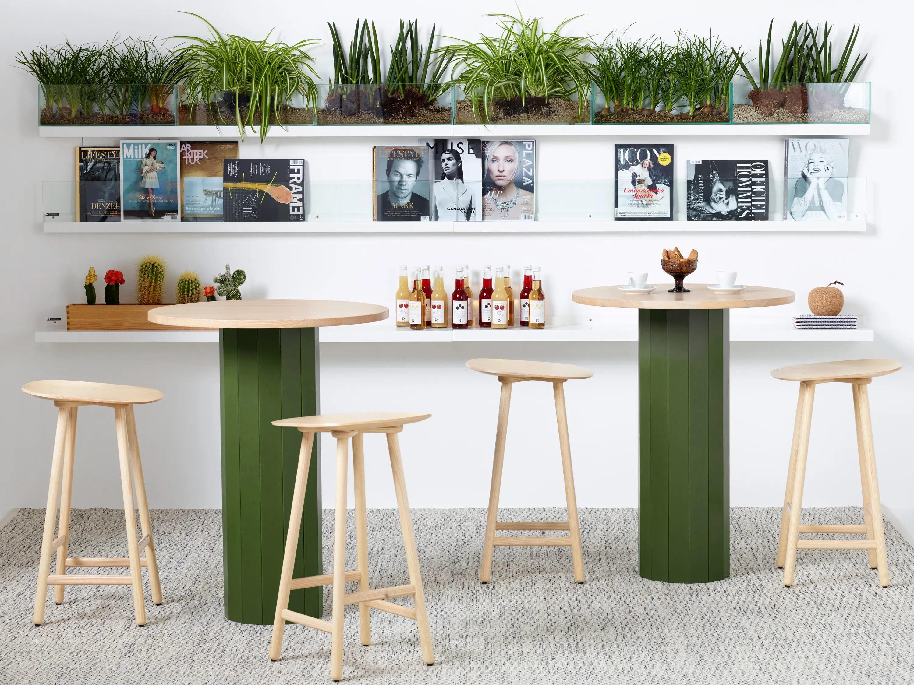 Karl Andersson & Söner - Front Shelf FRH250