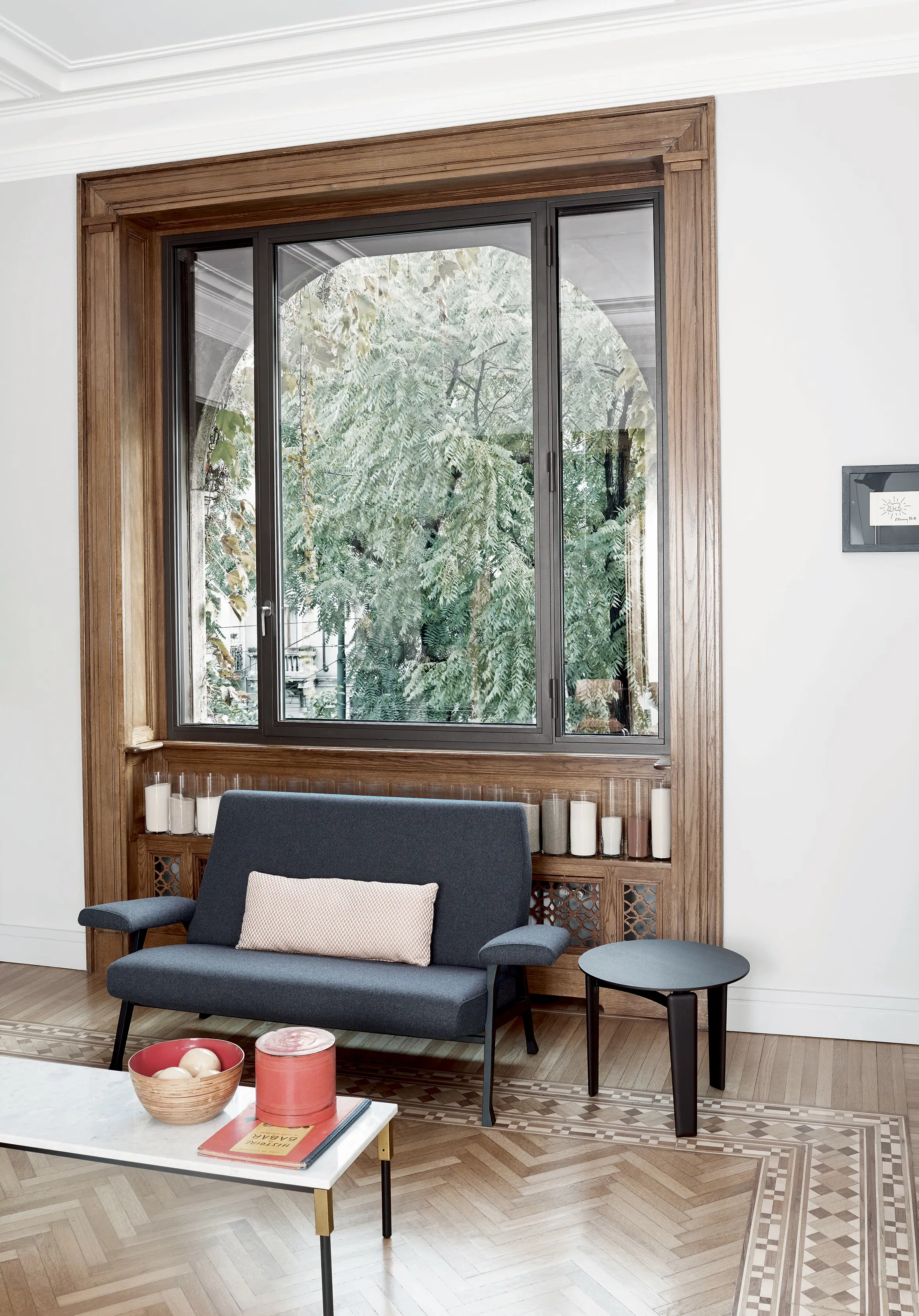 ARFLEX - Tablet Small Table 80 H. 43 - Version with Travertino romano marble Top