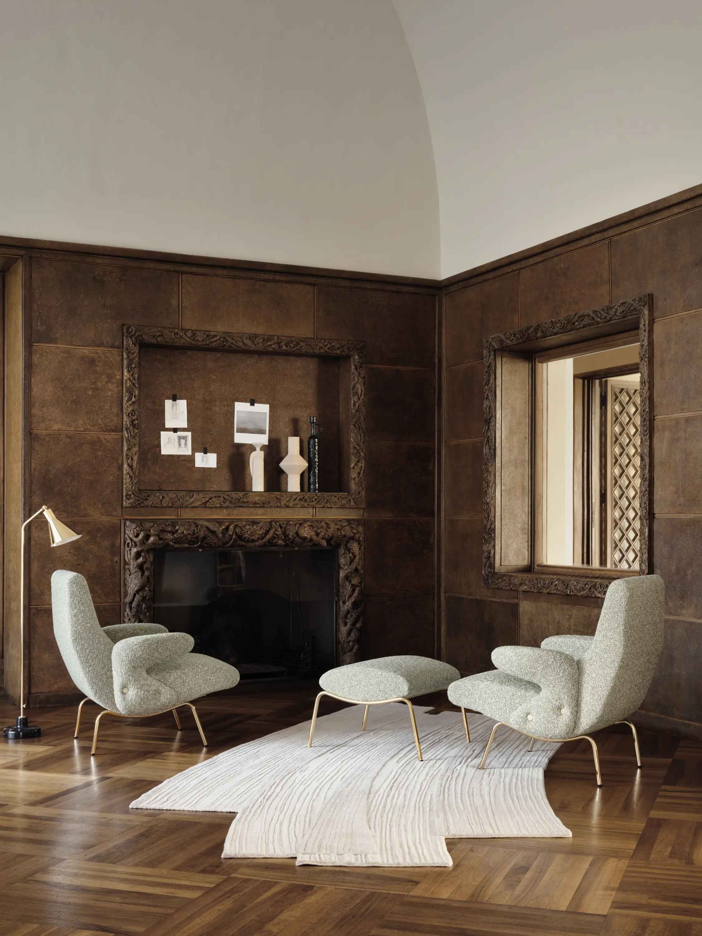 ARFLEX - Delfino Pouf - Version mit galvanisch gold lackierter Basis
