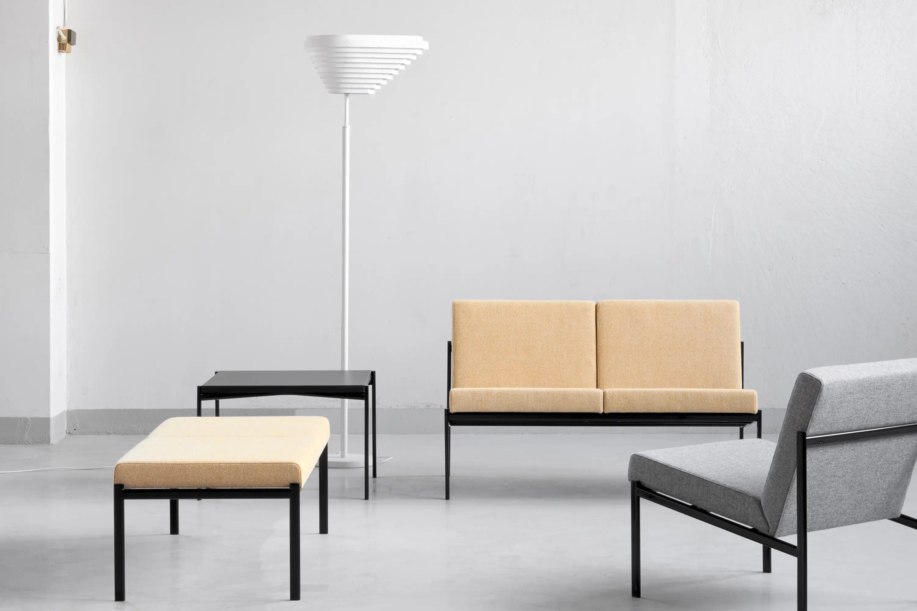 Artek - Kiki Sofa Table
