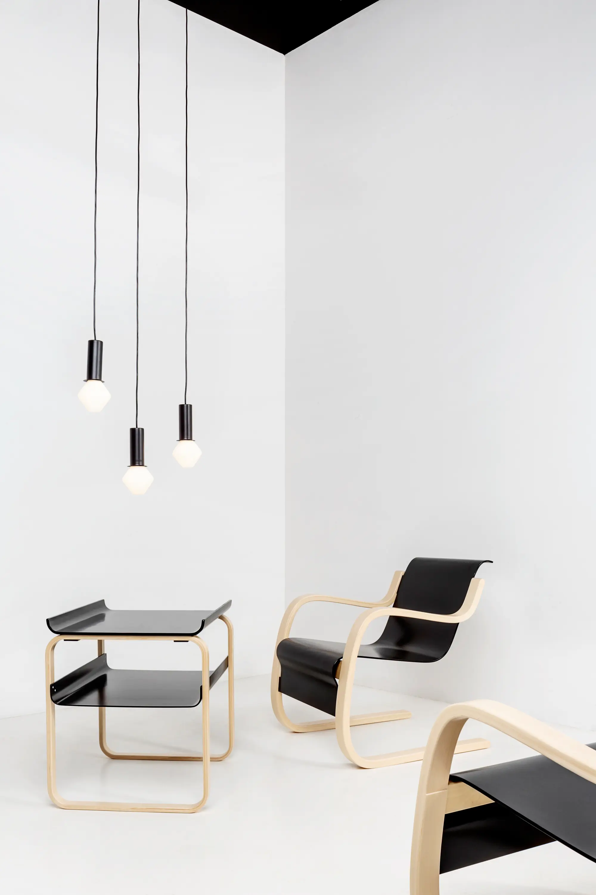 Artek - Side Table 915