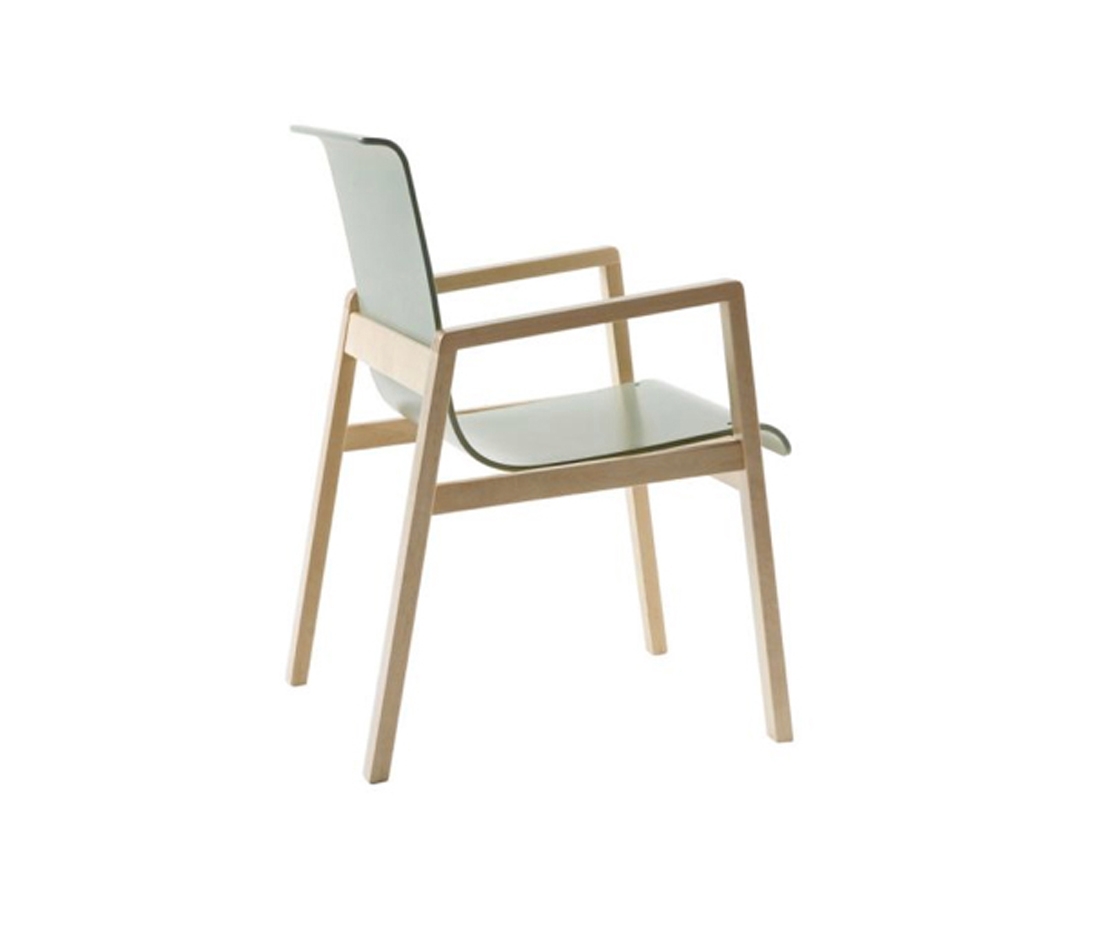 Mostra il prodotto Armchair 403 “Hallway“ del produttore Artek