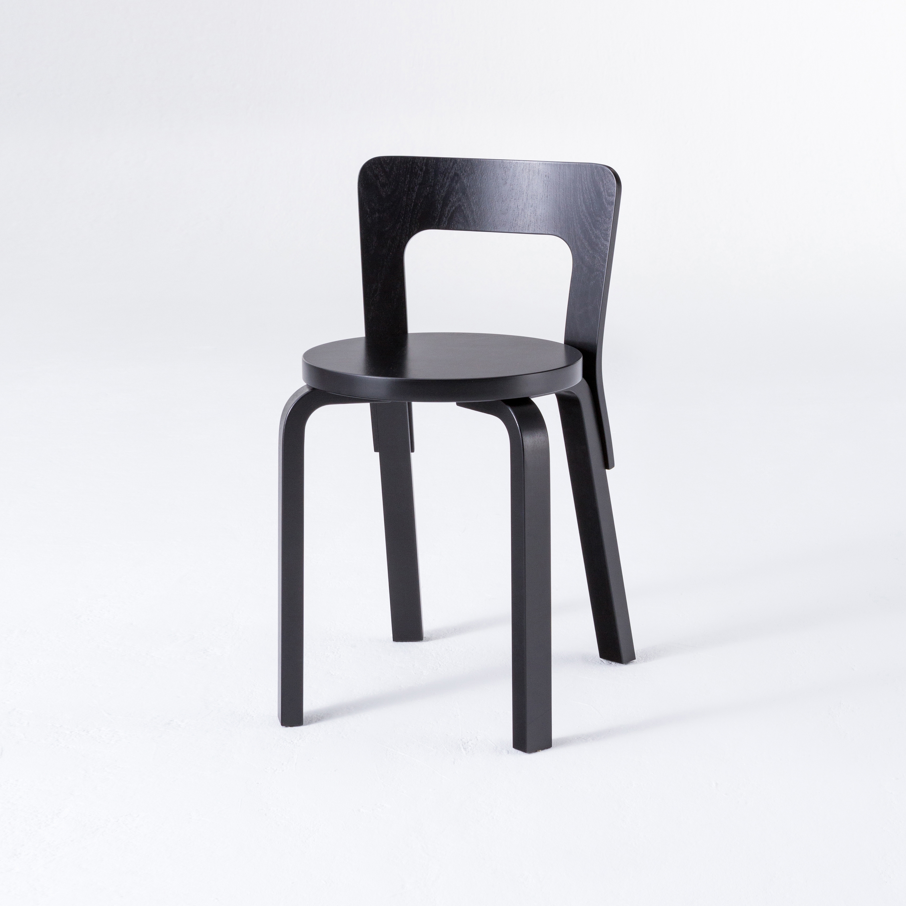 Produkt Chair 65 des Herstellers Artek anzeigen