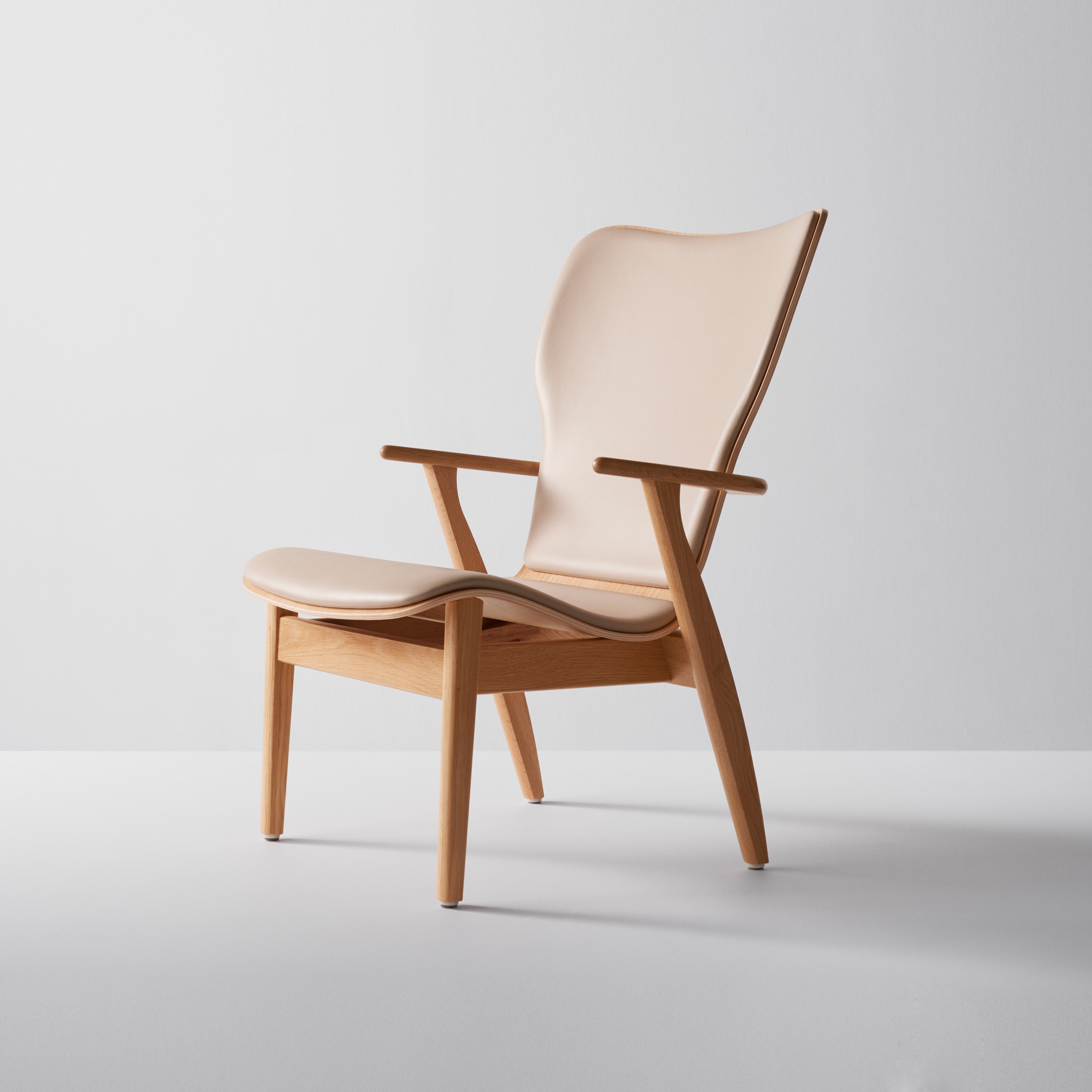 Domus Lounge Chair