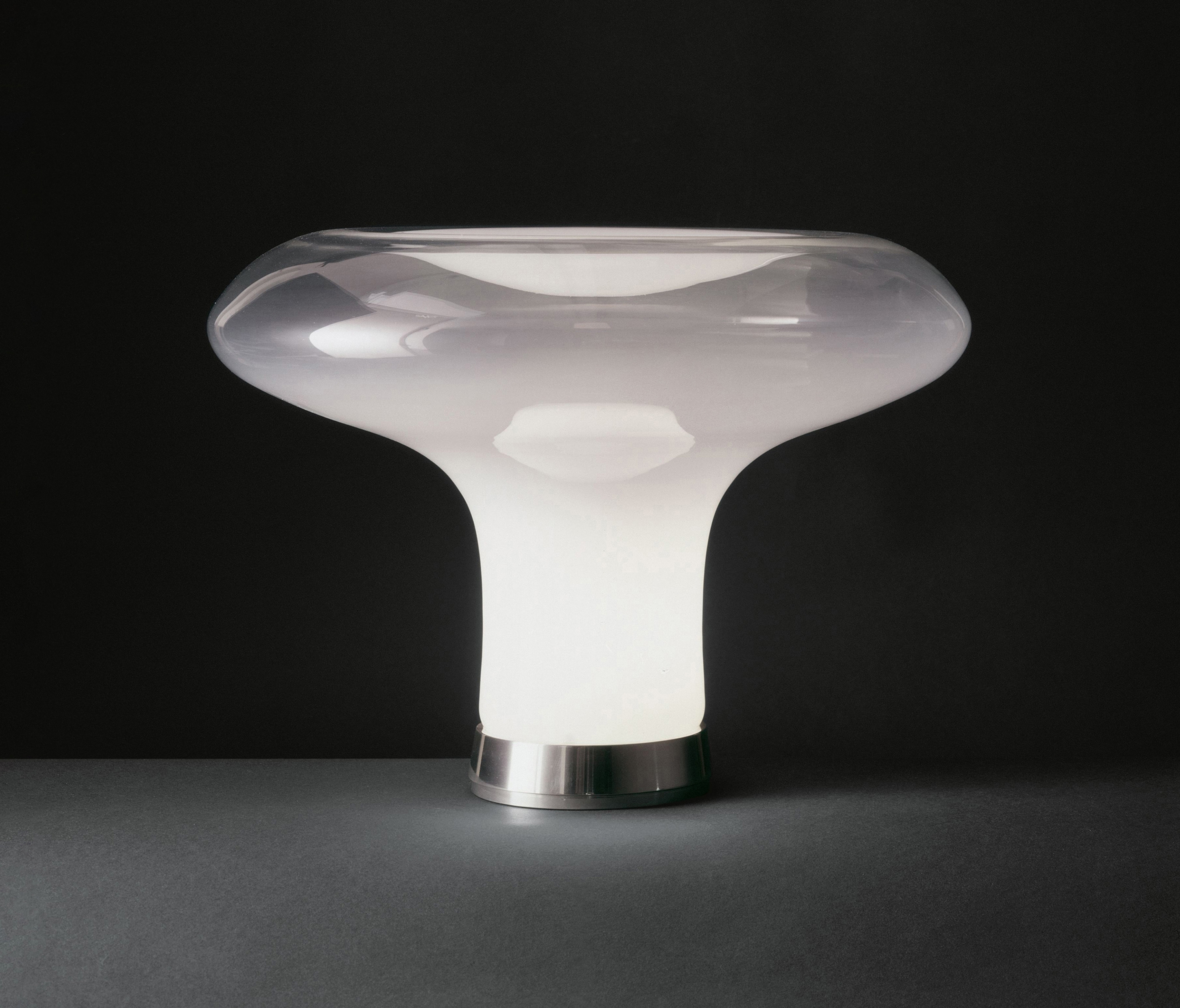 Display product Lesbo from manufacturer Artemide
