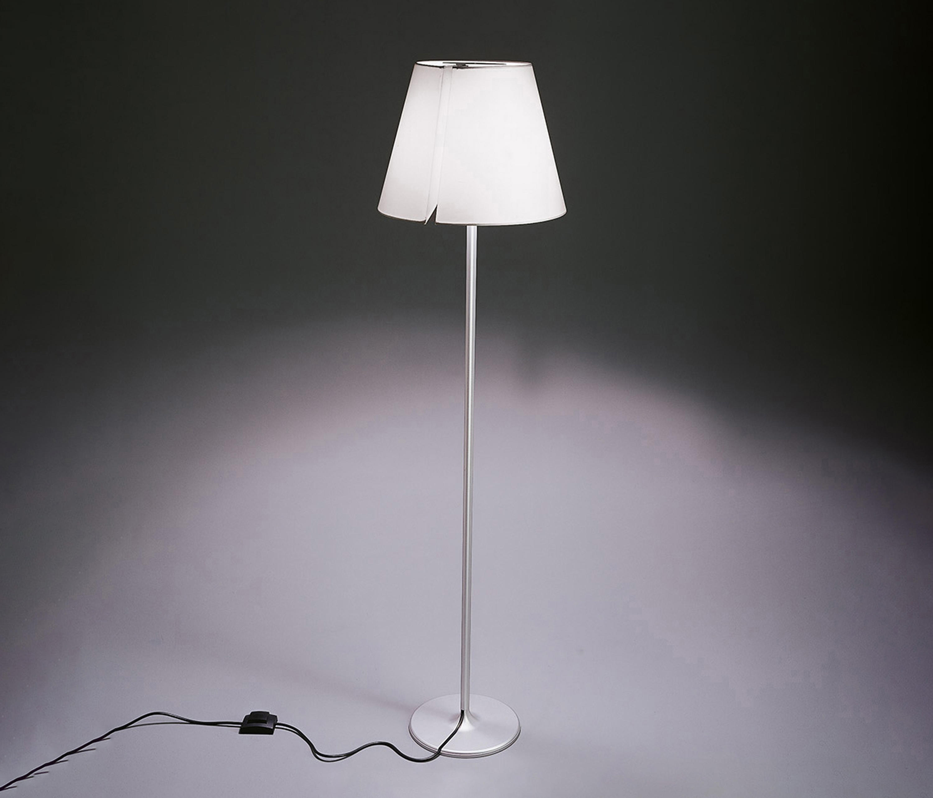 Afficher le produit Melampo Floor du fabricant Artemide