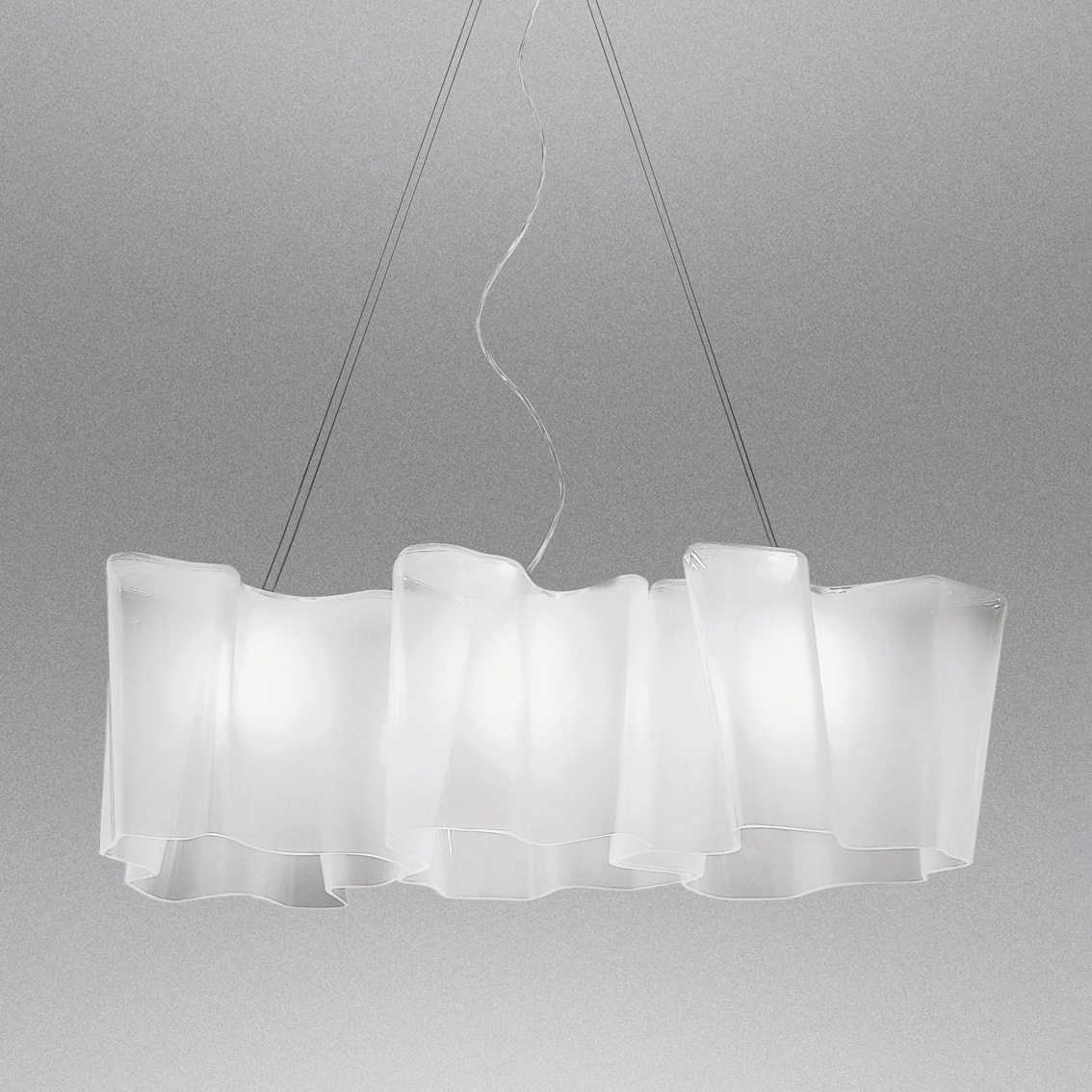 Display product Logico Suspension 3 in Linea from manufacturer Artemide