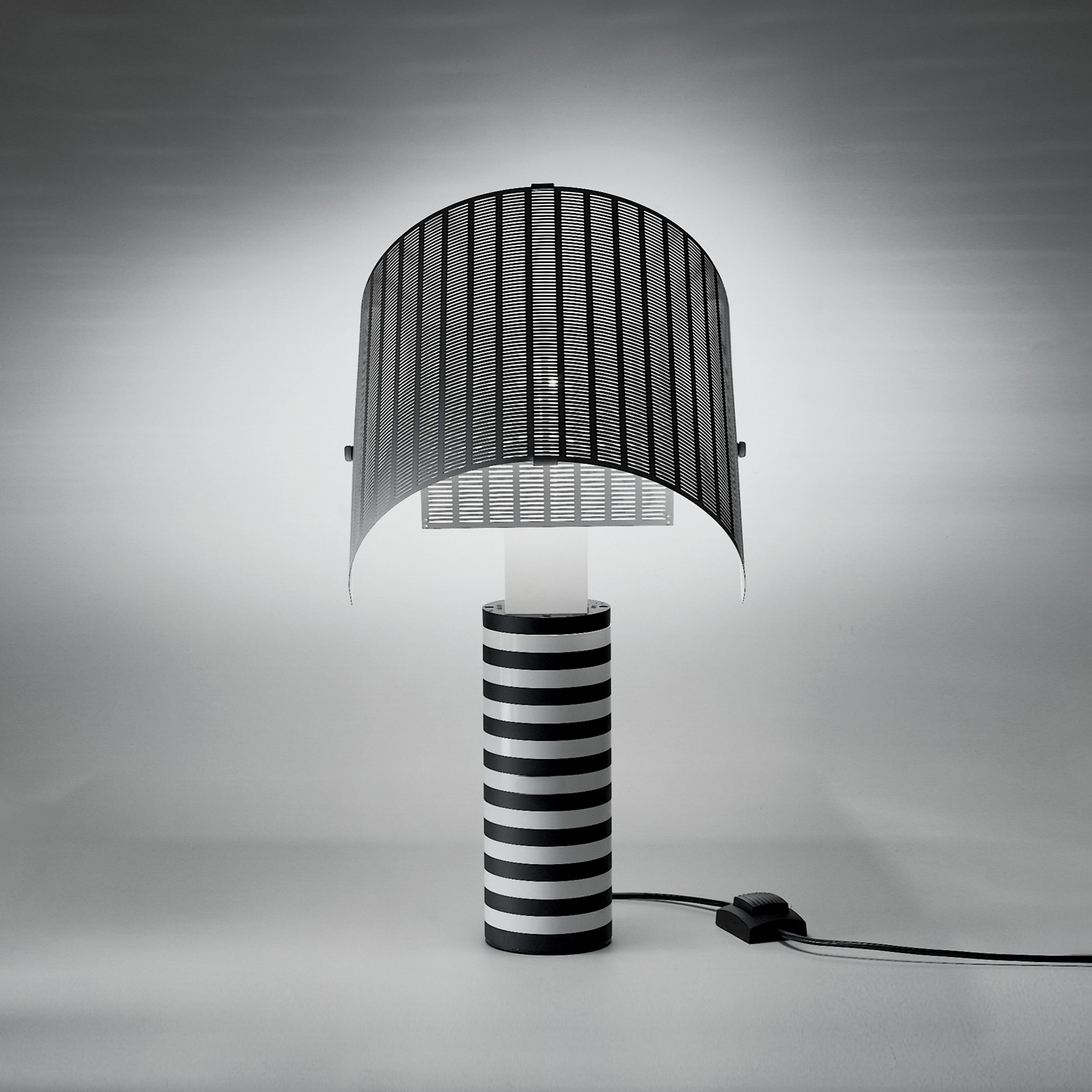 Display product Shogun Table from manufacturer Artemide