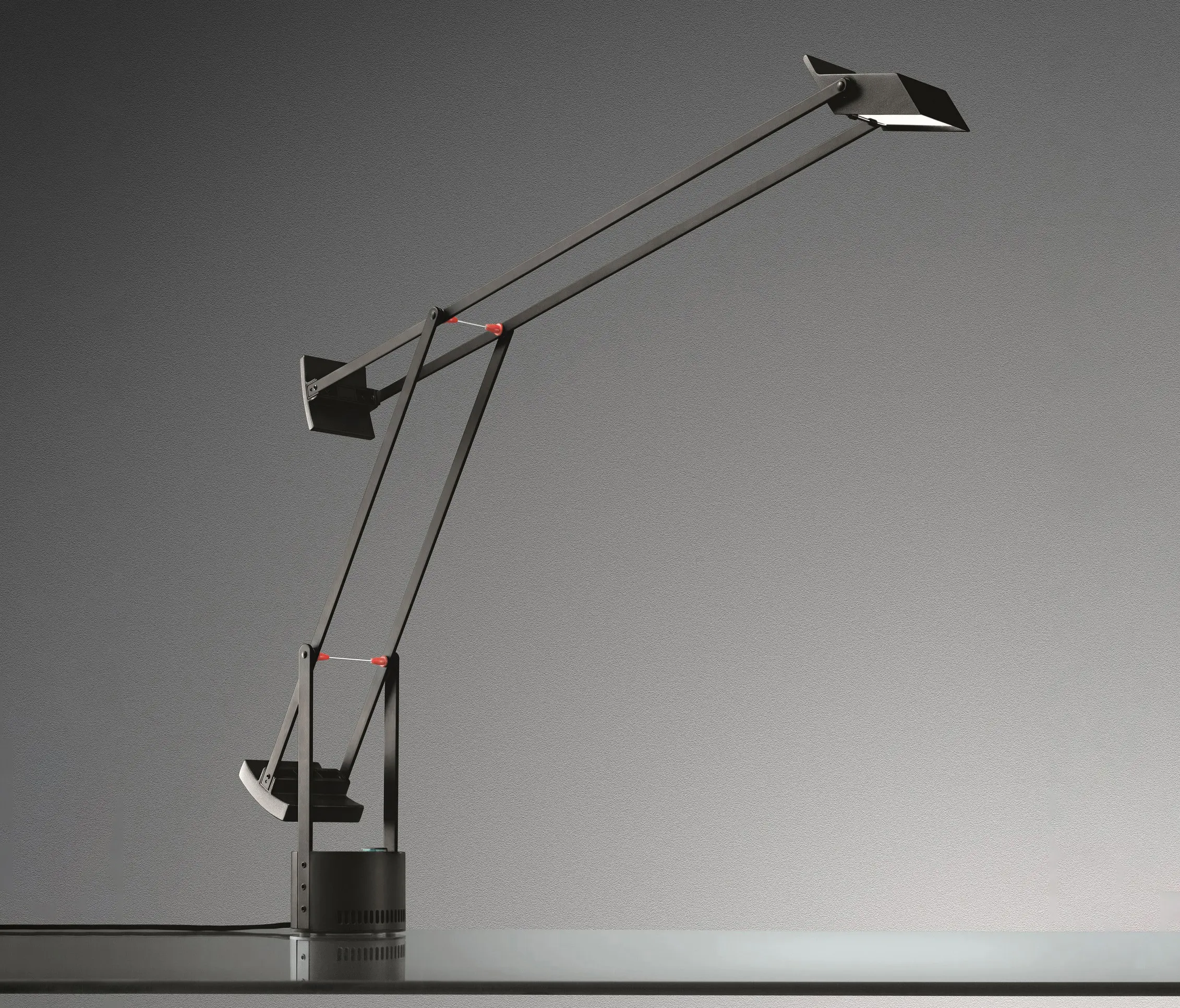Artemide - Tizio Table