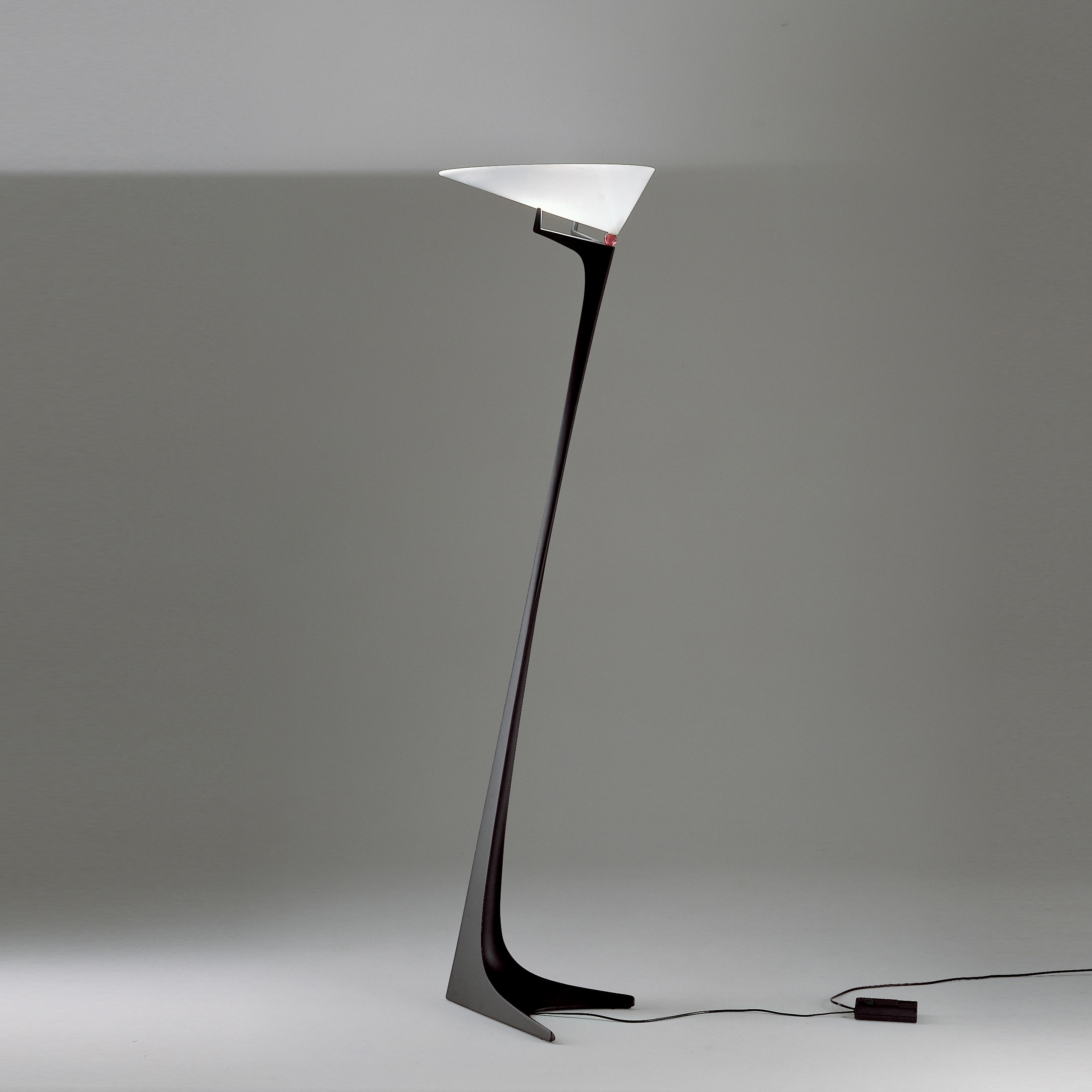 Afficher le produit Montjuic Floor Lamp du fabricant Artemide