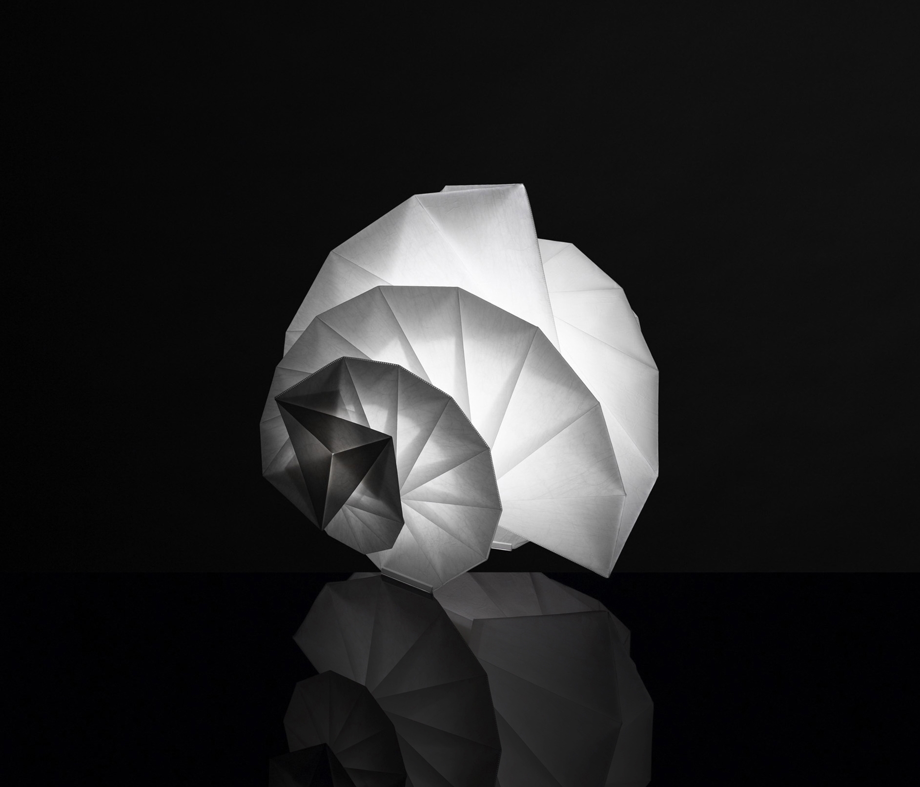 Display product Mendori from manufacturer Artemide