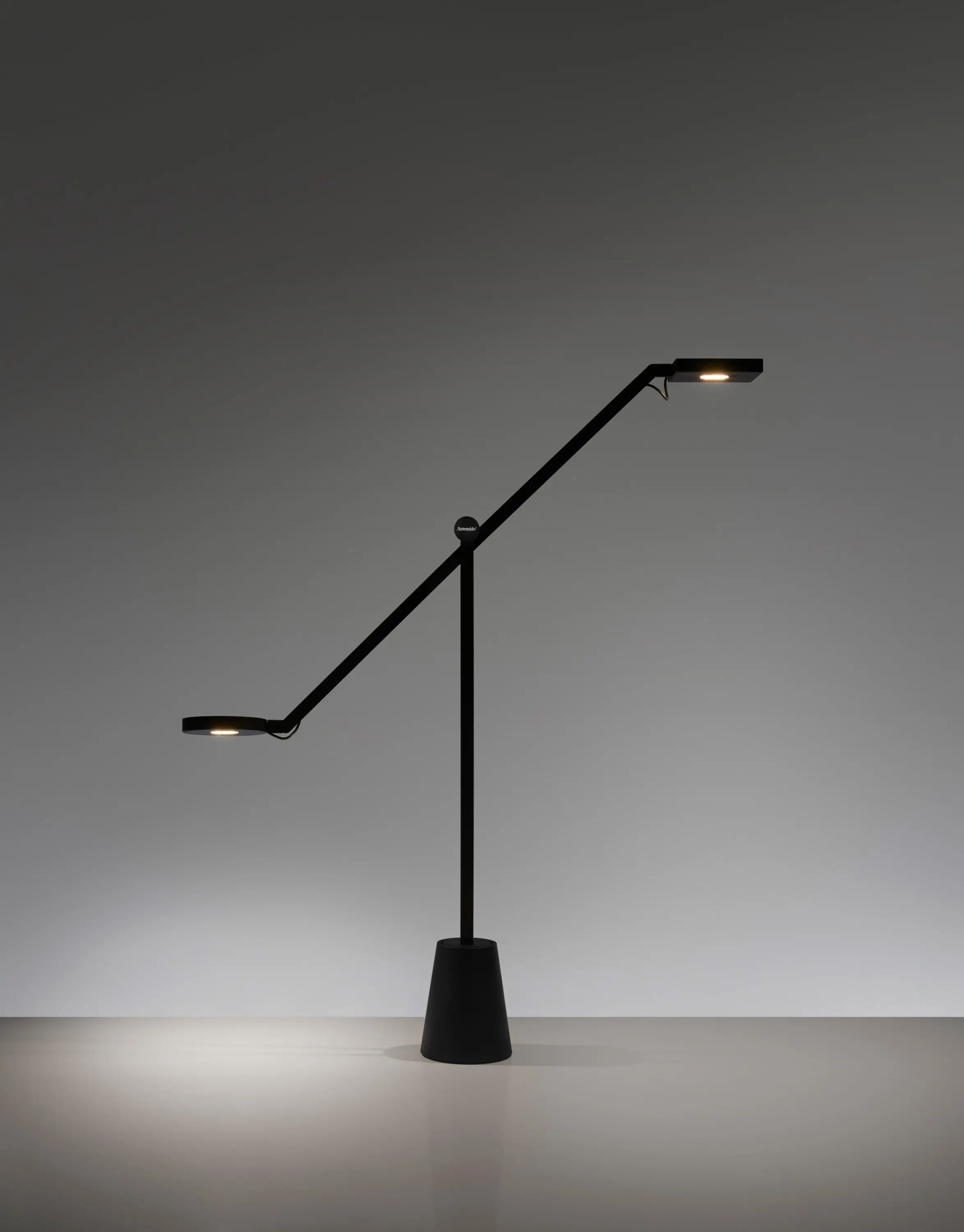 Artemide - Equilibrist