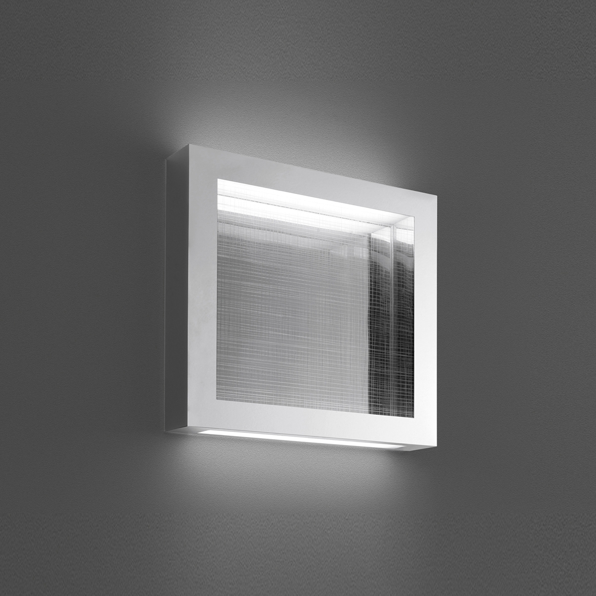 Display product Altrove 600 Wall from manufacturer Artemide