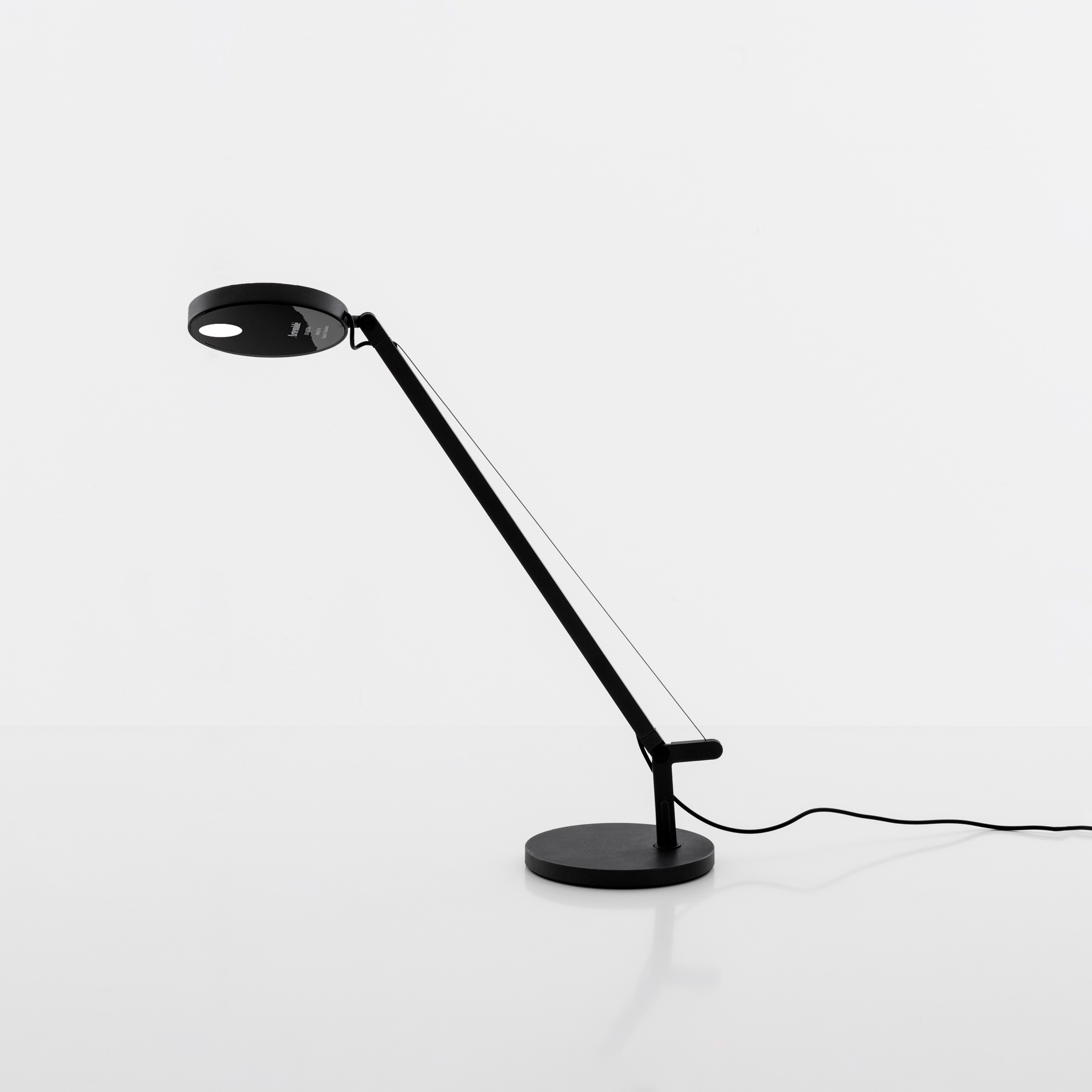 Demetra Micro Table