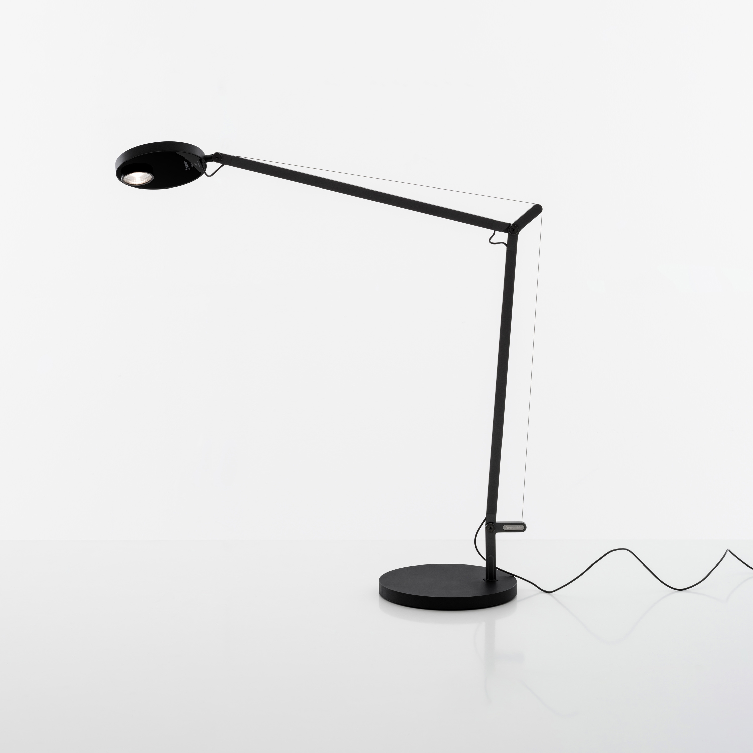 Demetra Professional Table